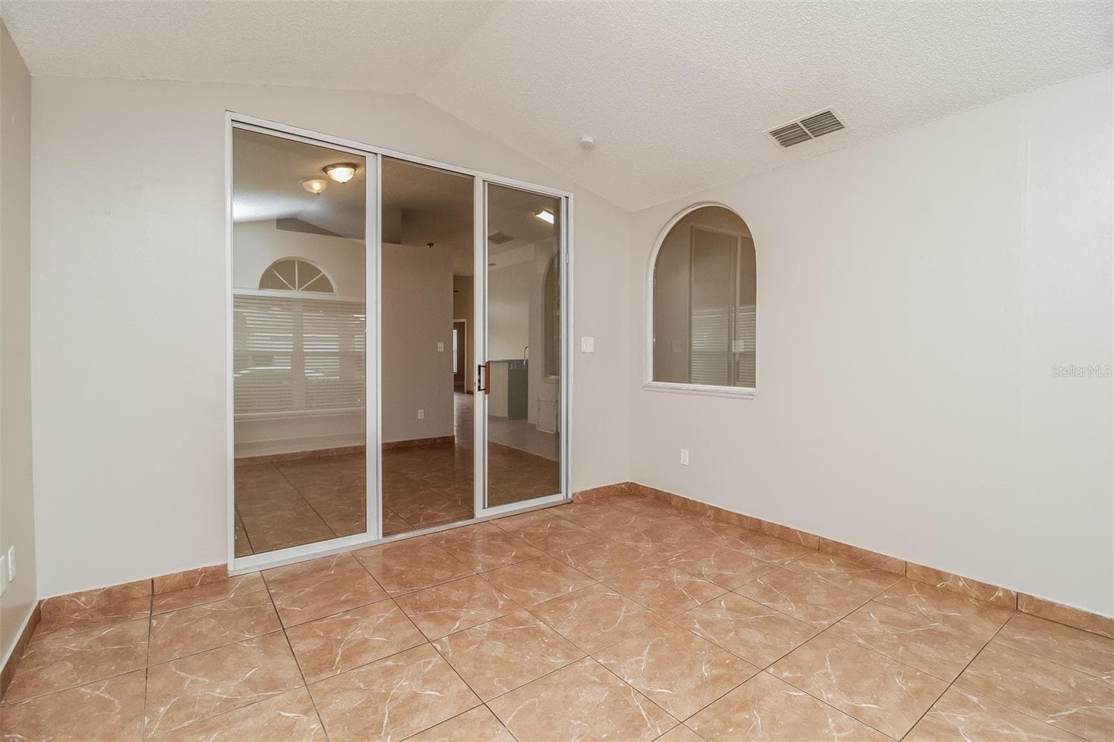 Single Family Residence at 120 LAKEBREEZE CIR, LAKE MARY, photo 11 of 15