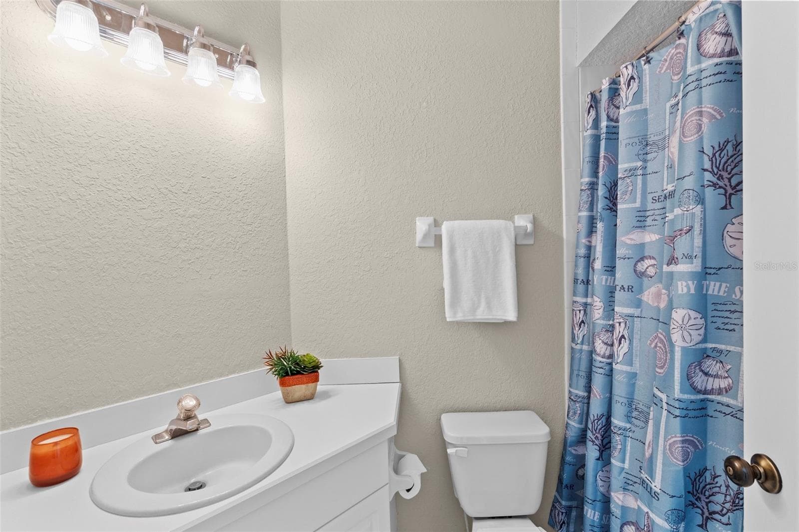 Ensuite Bath for Second Suite - 1071 PINELLAS BAYWAY S, ST PETERSBURG