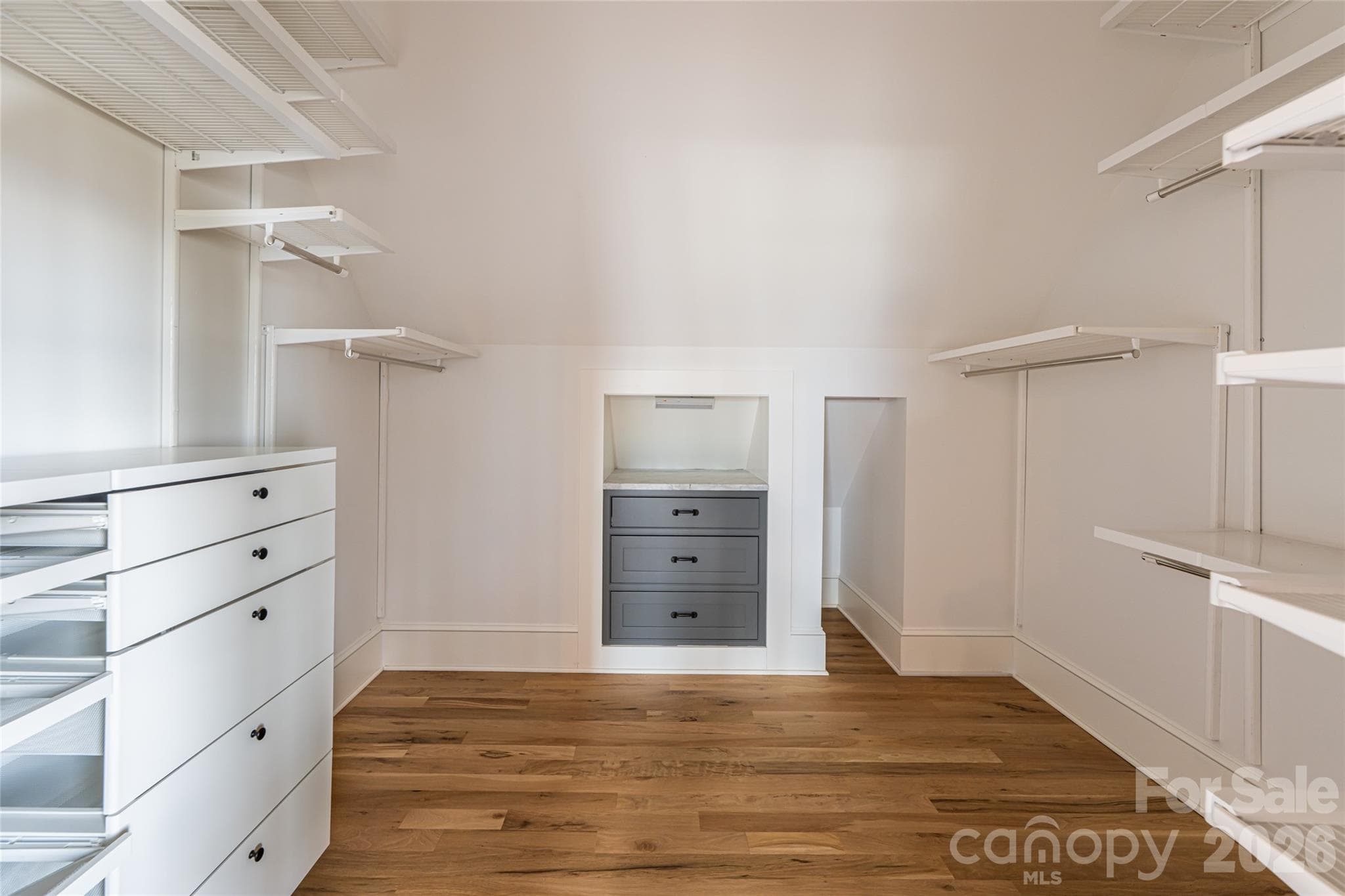 Desigend closets - 51 Summit Road, Swannanoa