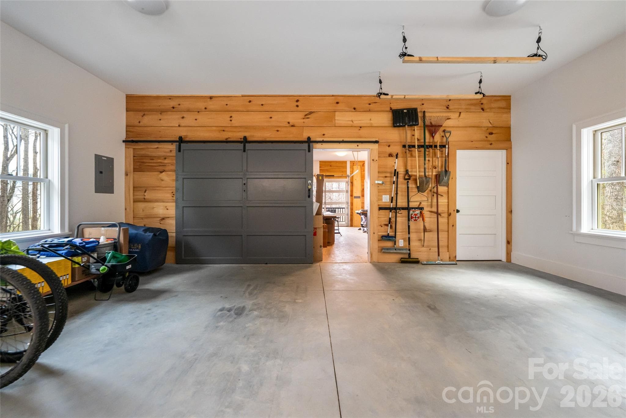 Spotless - 51 Summit Road, Swannanoa