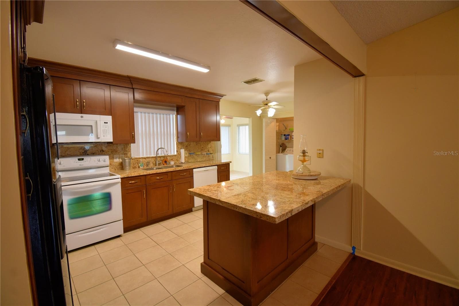 Single Family Residence at 1690 COLONNADES CIR N, LAKELAND, photo 11 of 58