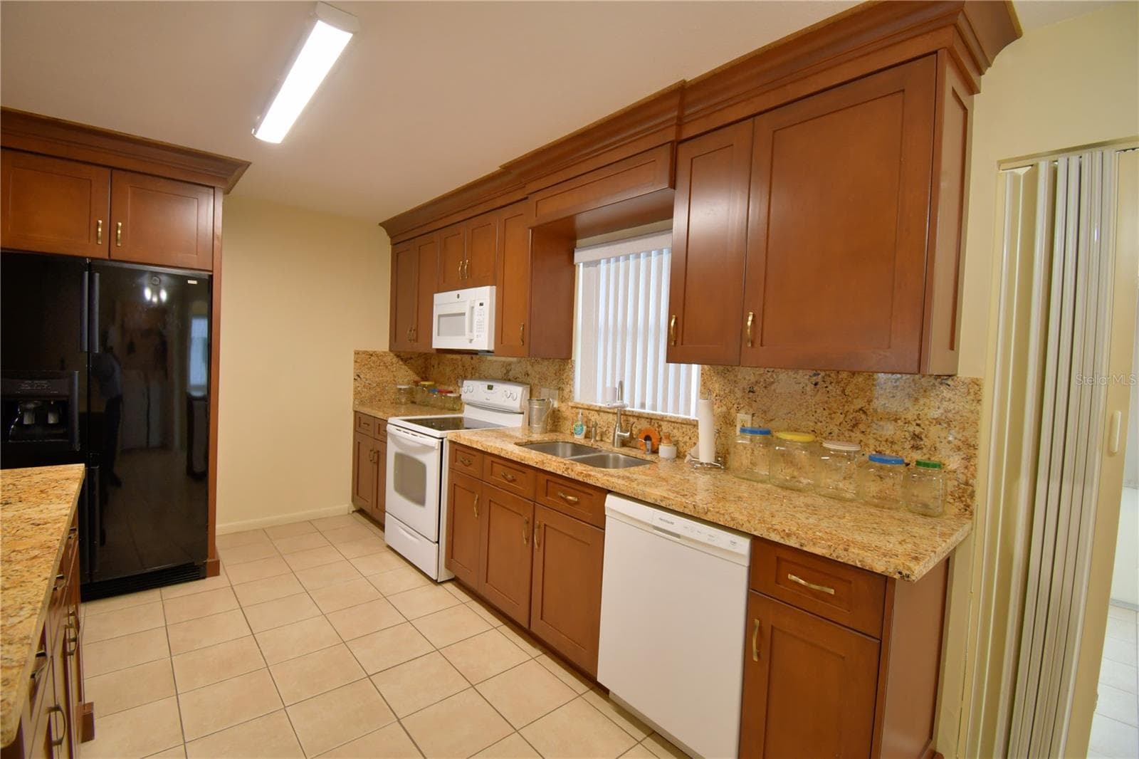 Single Family Residence at 1690 COLONNADES CIR N, LAKELAND, photo 12 of 58