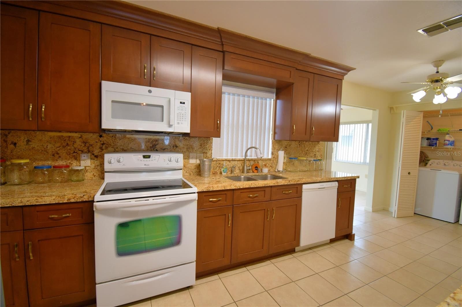 Single Family Residence at 1690 COLONNADES CIR N, LAKELAND, photo 14 of 58