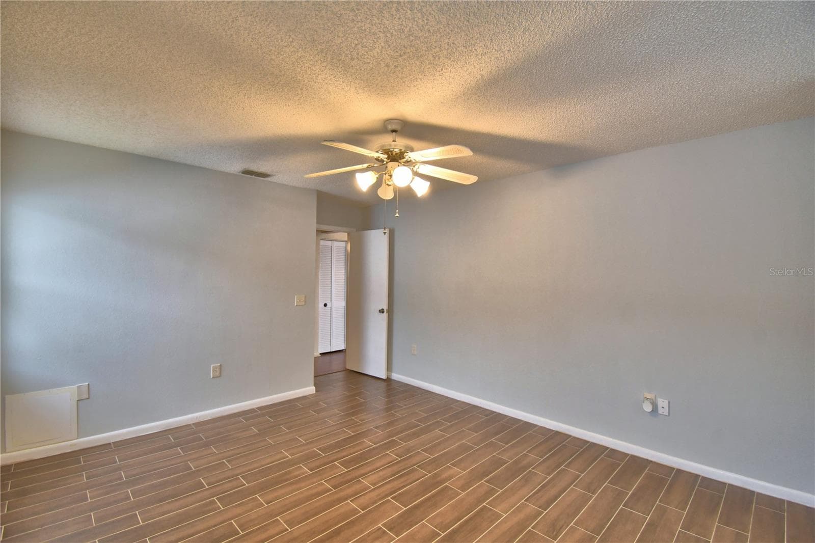 Single Family Residence at 1690 COLONNADES CIR N, LAKELAND, photo 36 of 58