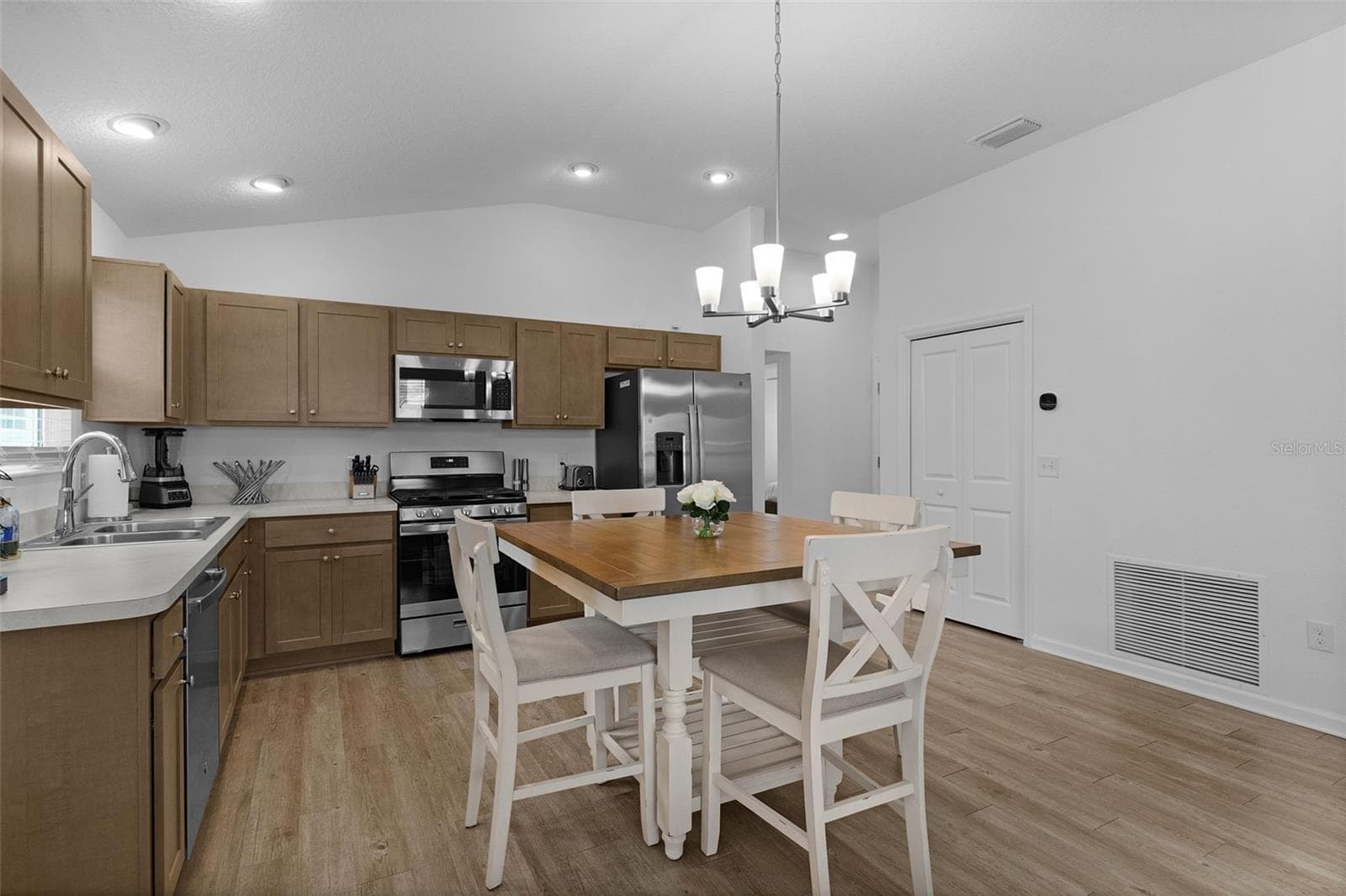 Villa at 1926 HUX CT, THE VILLAGES, photo 14 of 42