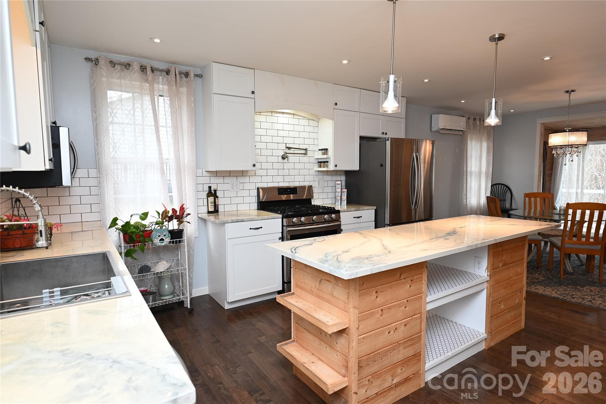 Single Family Residence at Taylorsville, photo 7 of 41
