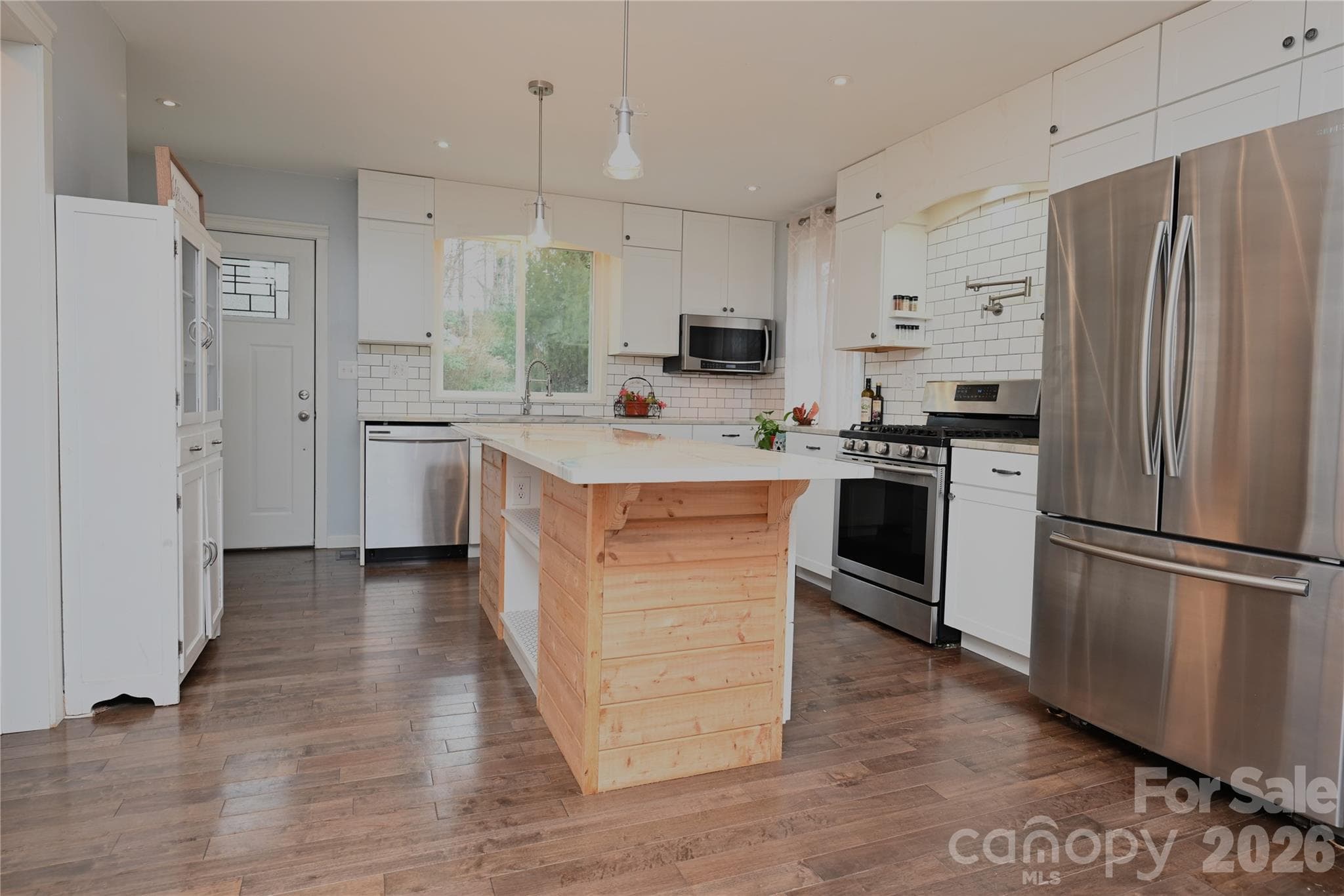 Single Family Residence at Taylorsville, photo 8 of 41