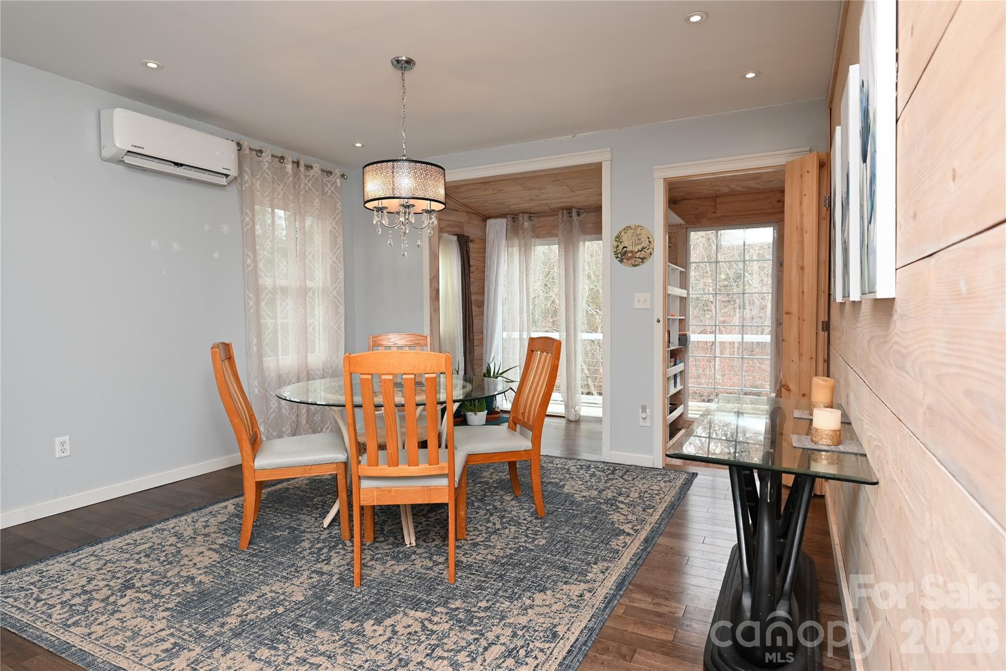 Single Family Residence at Taylorsville, photo 11 of 41