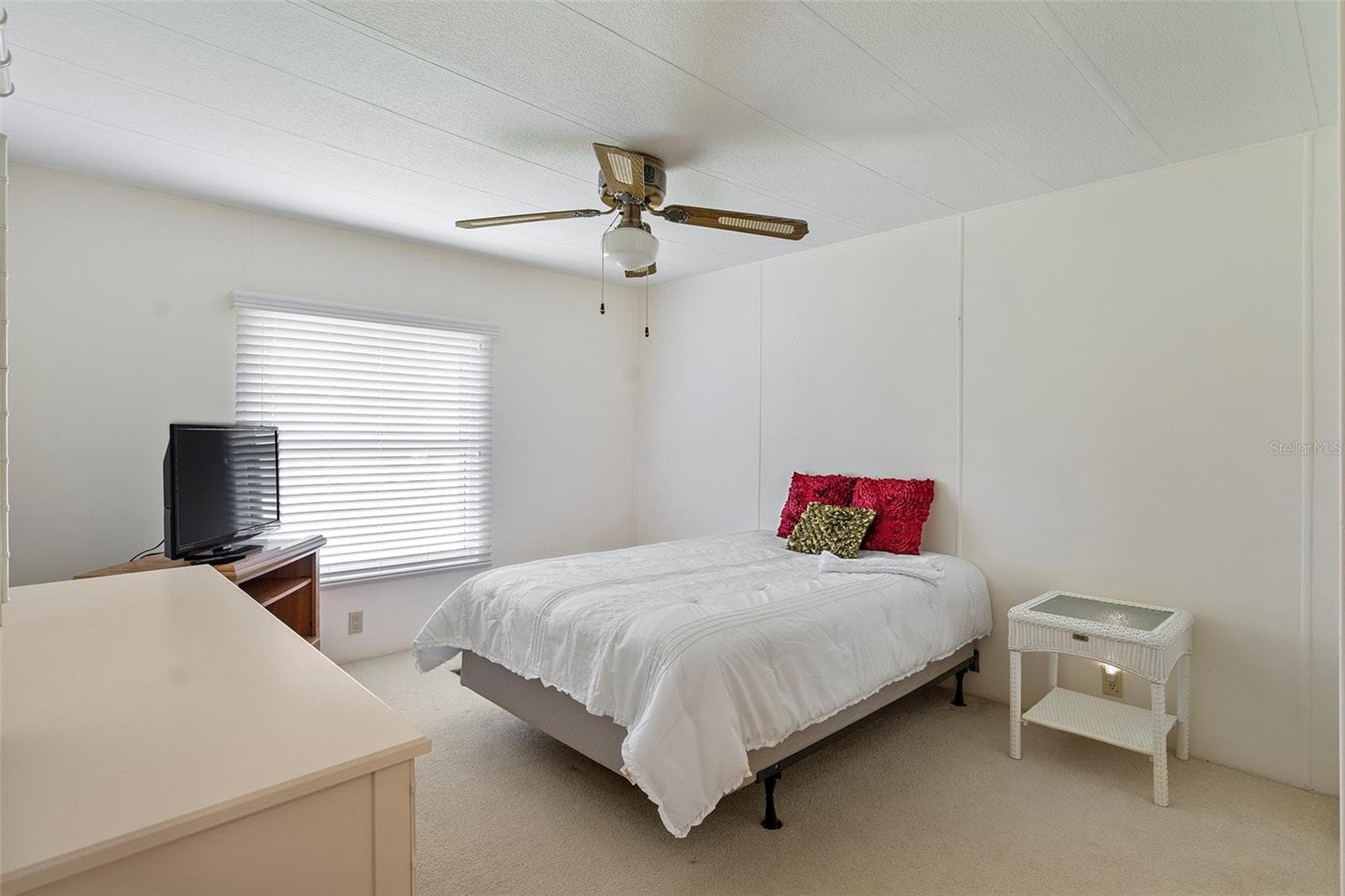 Manufactured Home at 2519 INDEPENDENCE LN, ST CLOUD, photo 18 of 39