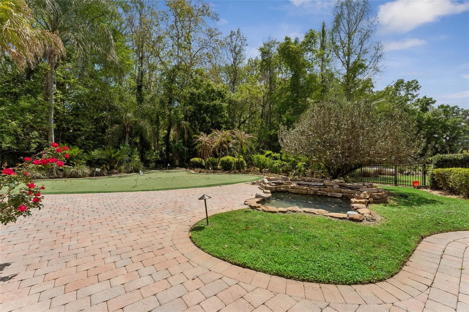 Koi pond and putting green - 3545 LEGACY HILLS CT, LONGWOOD