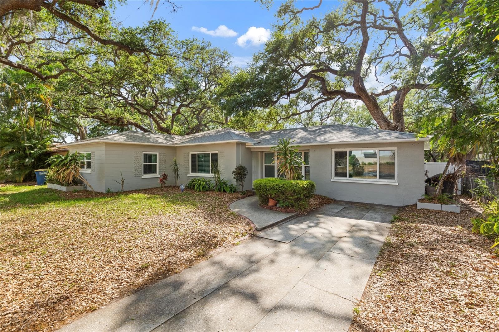 Single Family Residence at 804 S EVERGREEN AVE, CLEARWATER, photo 2 of 39