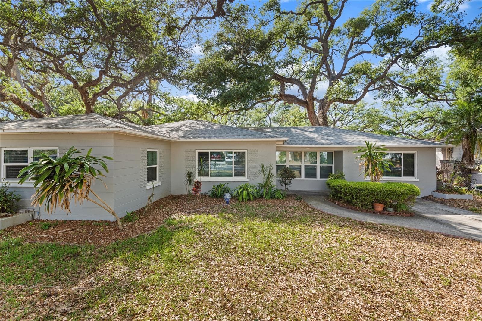 Single Family Residence at 804 S EVERGREEN AVE, CLEARWATER, photo 3 of 39