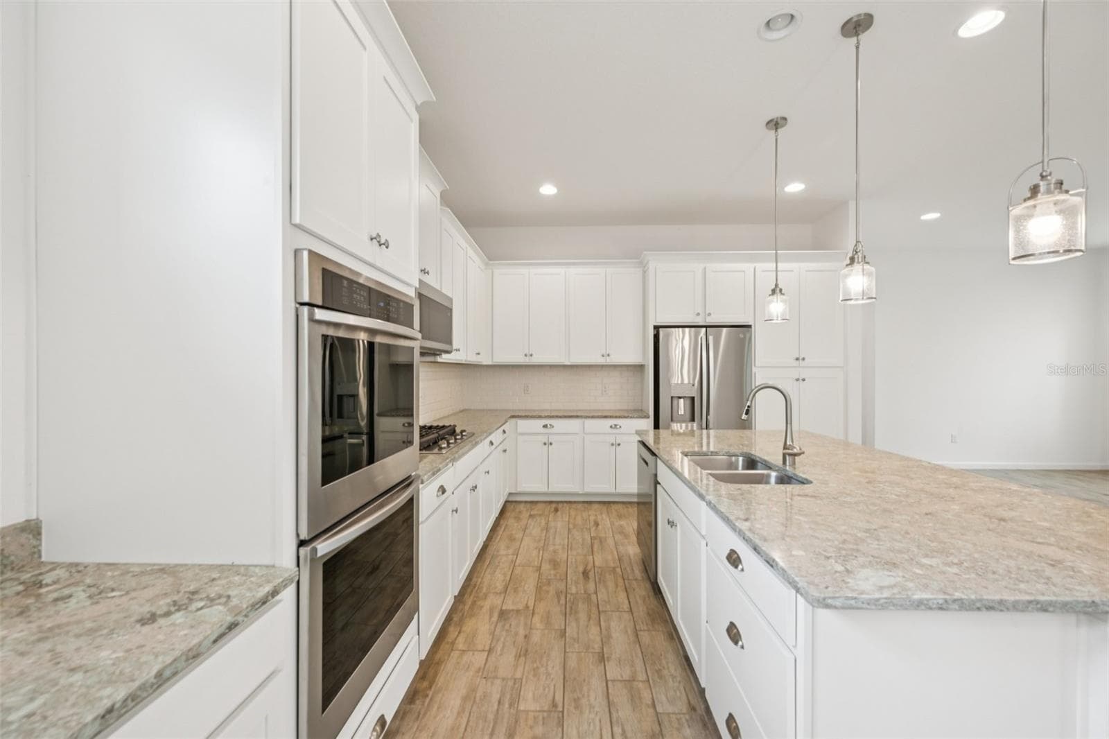 Single Family Residence at 806 WINTERSIDE DR, APOLLO BEACH, photo 7 of 57