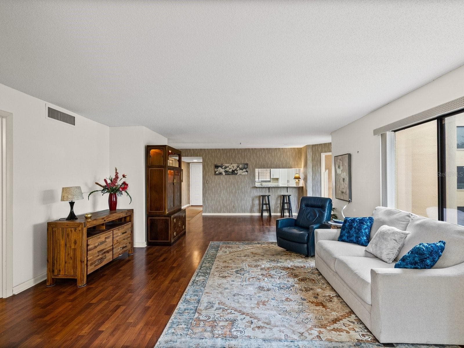 Lots of Windows - 3078 EASTLAND BLVD #309, CLEARWATER