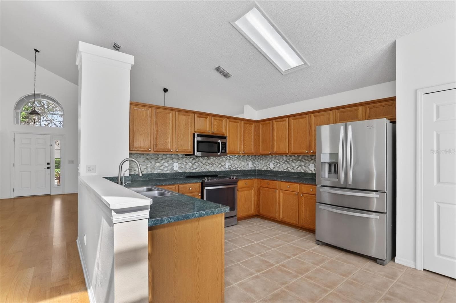 Single Family Residence at 2809 RUNYON CIR, ORLANDO, photo 13 of 56