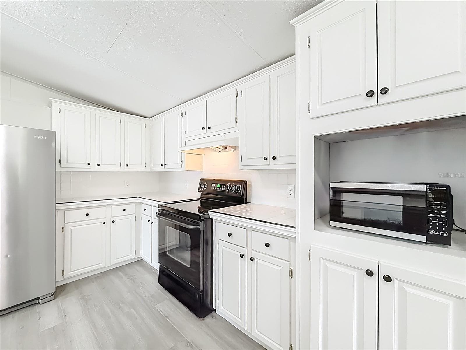 Manufactured Home at 8331 COUNTY ROAD 109, LADY LAKE, photo 10 of 32