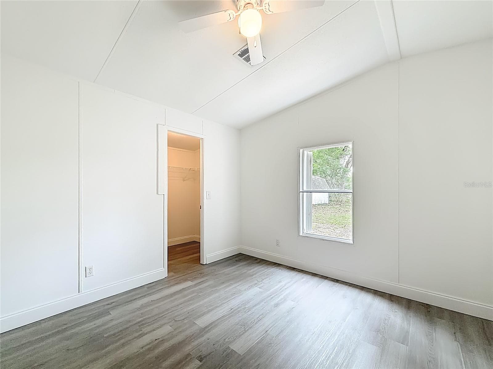 Manufactured Home at 8331 COUNTY ROAD 109, LADY LAKE, photo 25 of 32