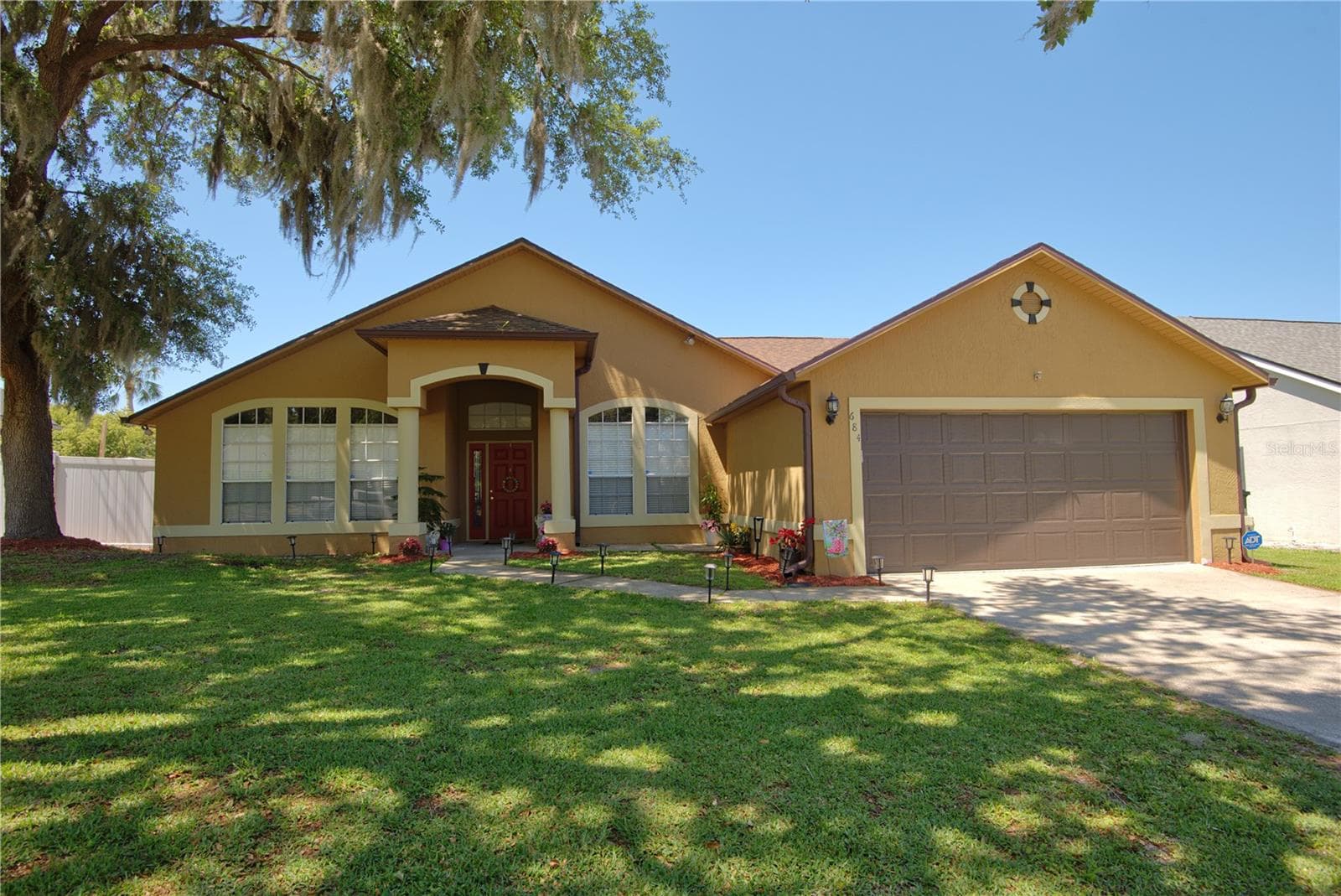 Single Family Residence at 684 YORKSHIRE DR, OVIEDO, photo 2 of 37