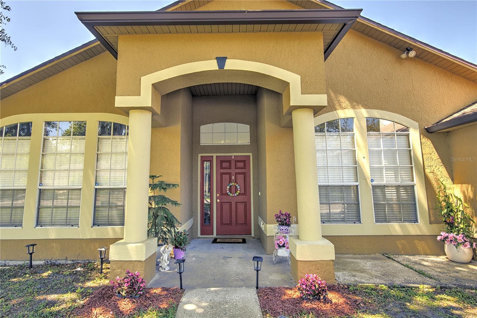 Single Family Residence at 684 YORKSHIRE DR, OVIEDO, photo 3 of 37