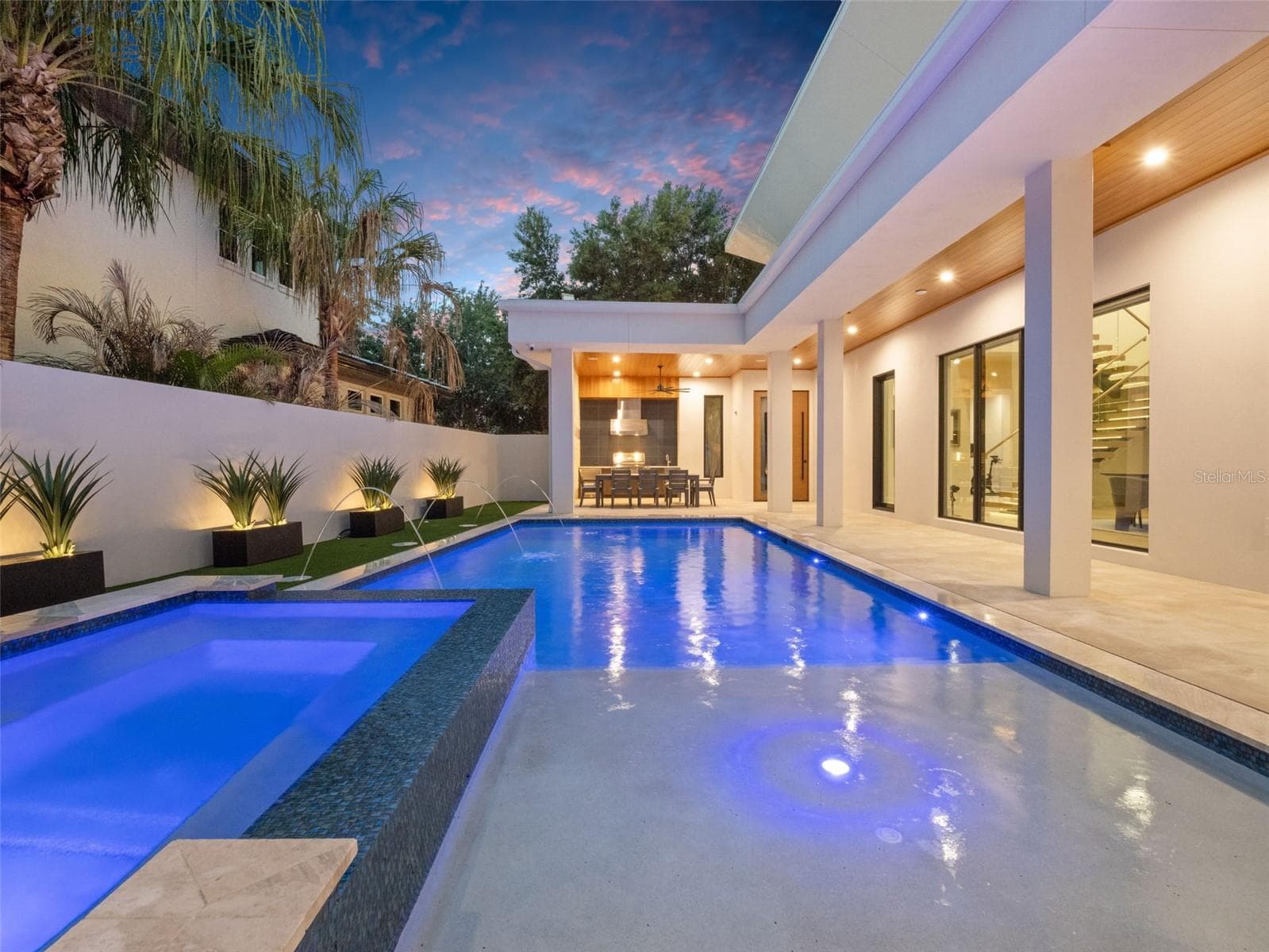 Pool & Spa at Dusk - 8643 FARTHINGTON WAY, ORLANDO