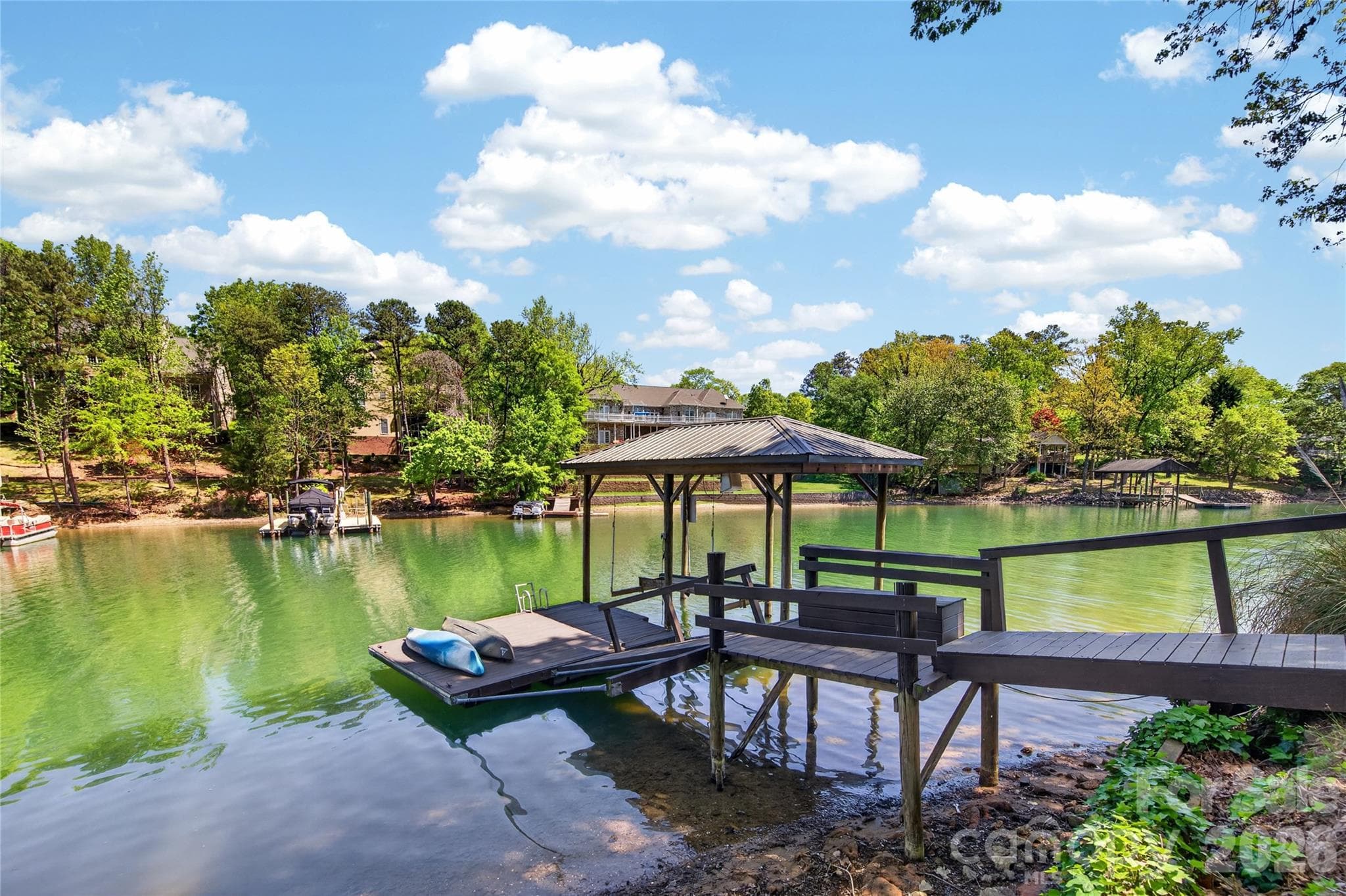 Private Dock - Tega Cay