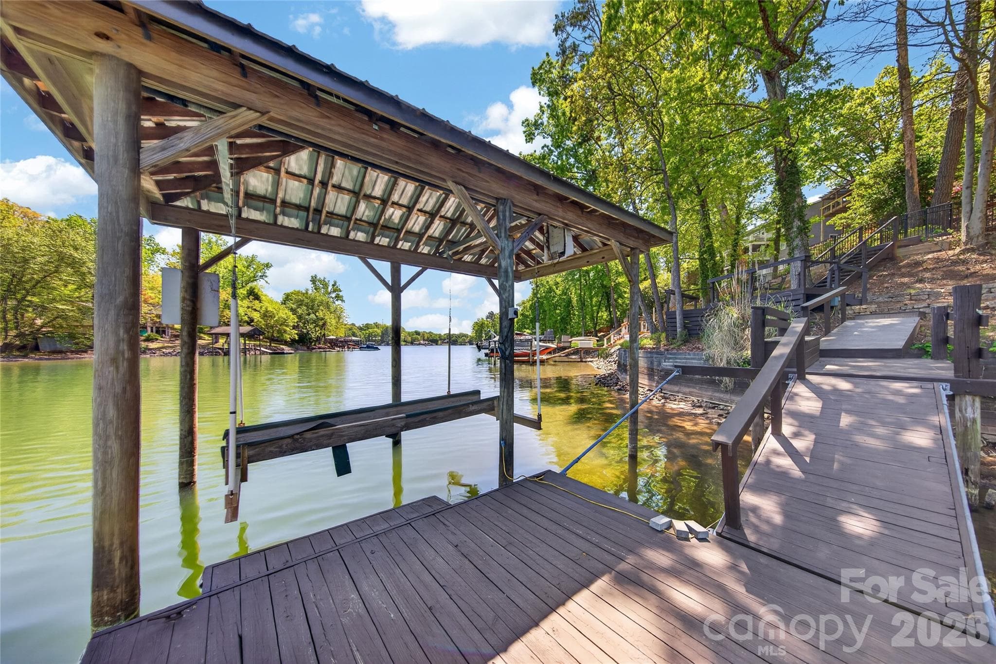 Boat Lift - Tega Cay
