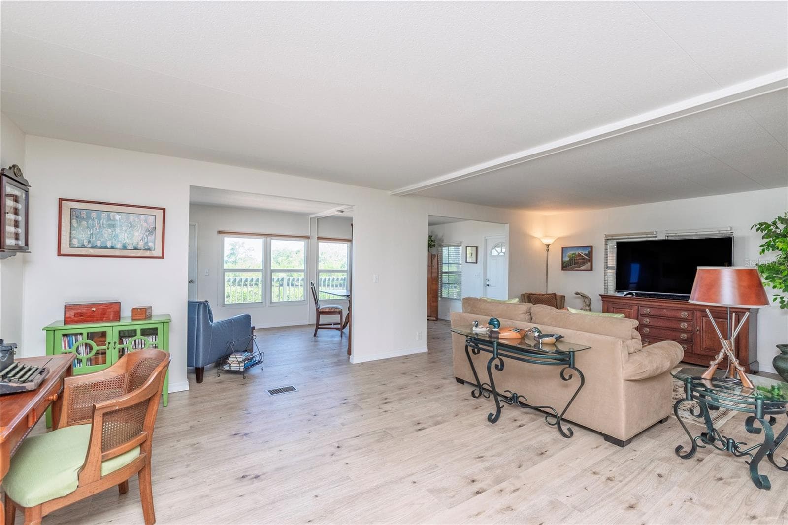 Open floor plan. - 4851 W GANDY BLVD #23C, TAMPA