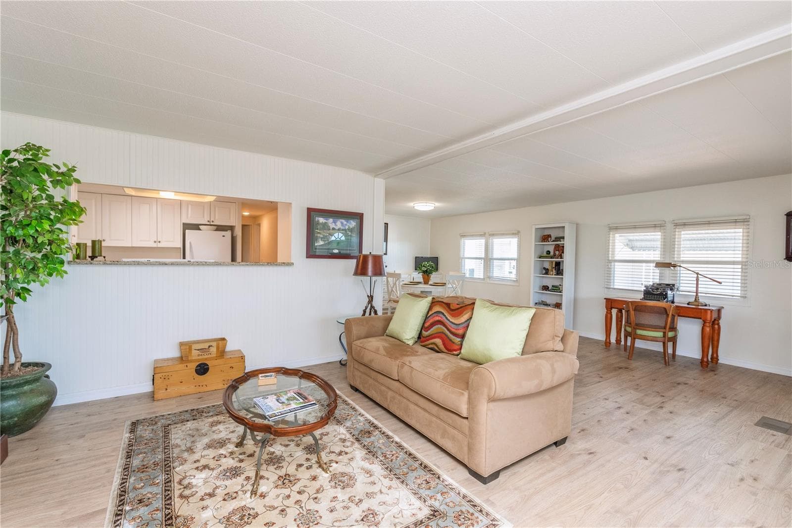 Living room. - 4851 W GANDY BLVD #23C, TAMPA