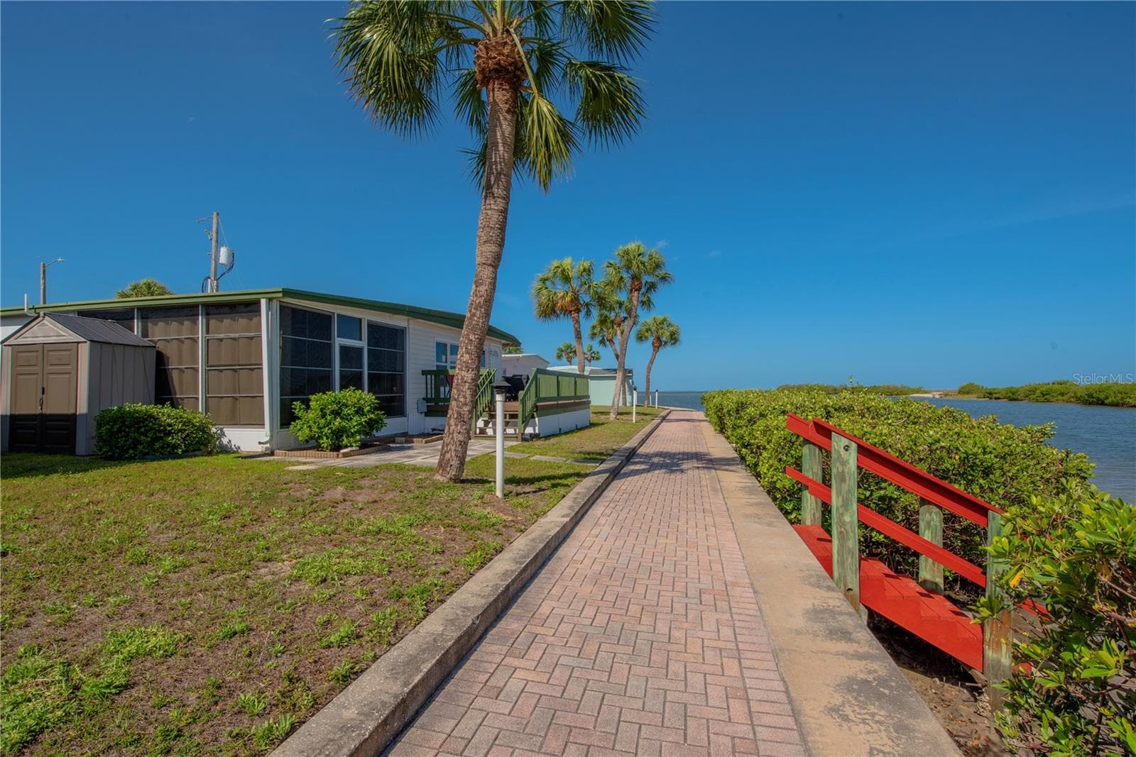 Paver pathway goes around the community. - 4851 W GANDY BLVD #23C, TAMPA