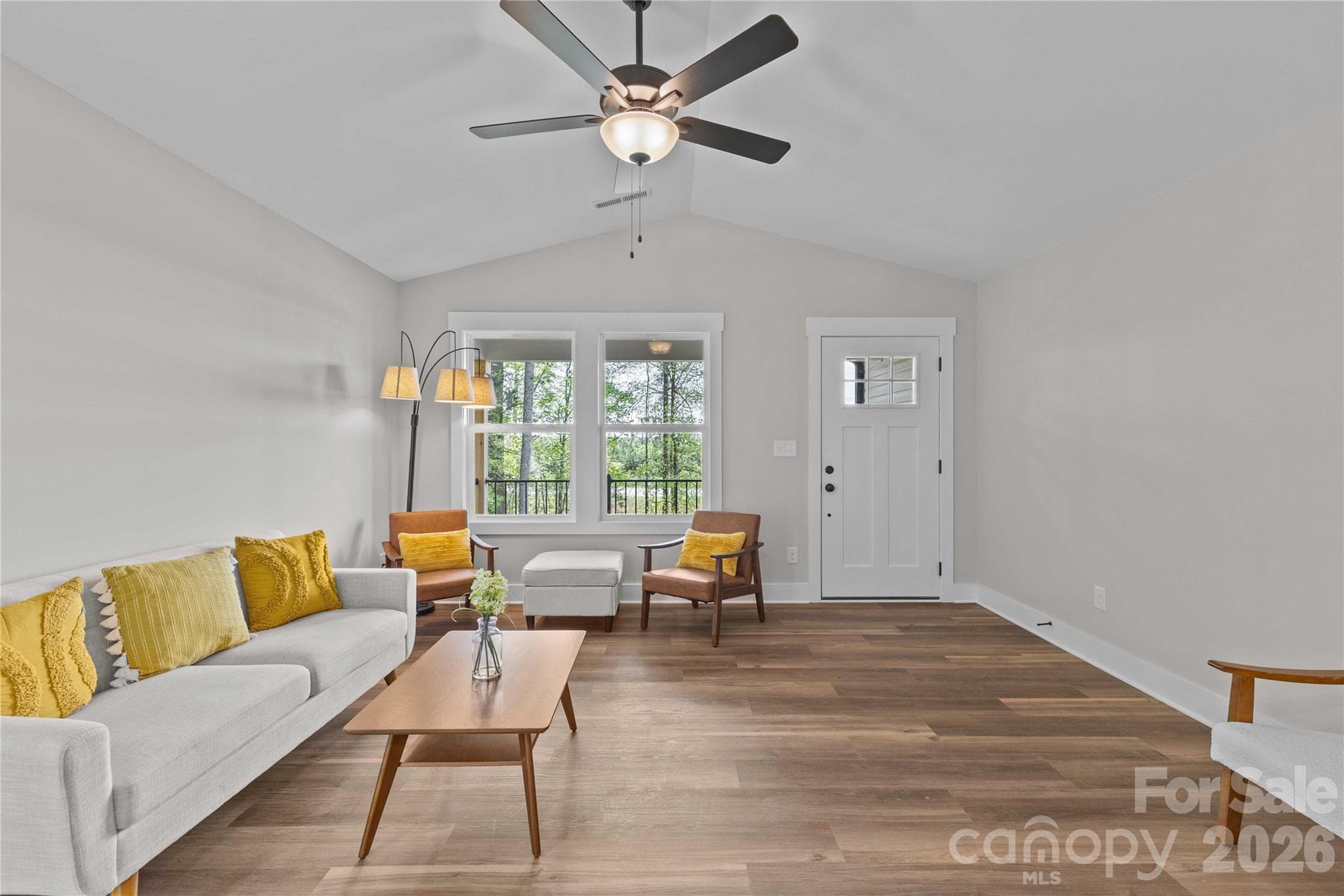 Single Family Residence at 4581 Riverside Road, Lancaster, photo 15 of 43