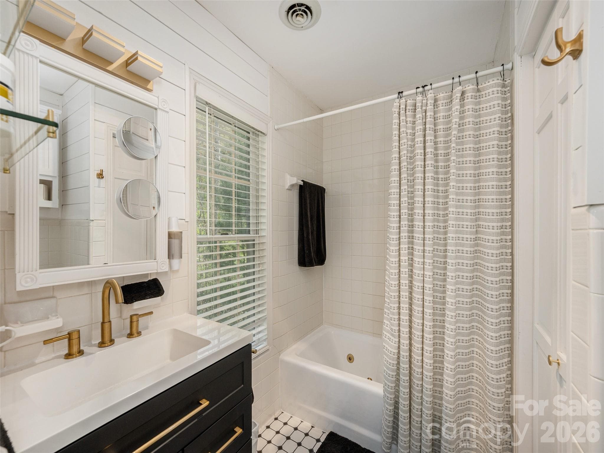 Primary Bath with Jet Tub & Shower - 403 Cherokee Road, Asheville