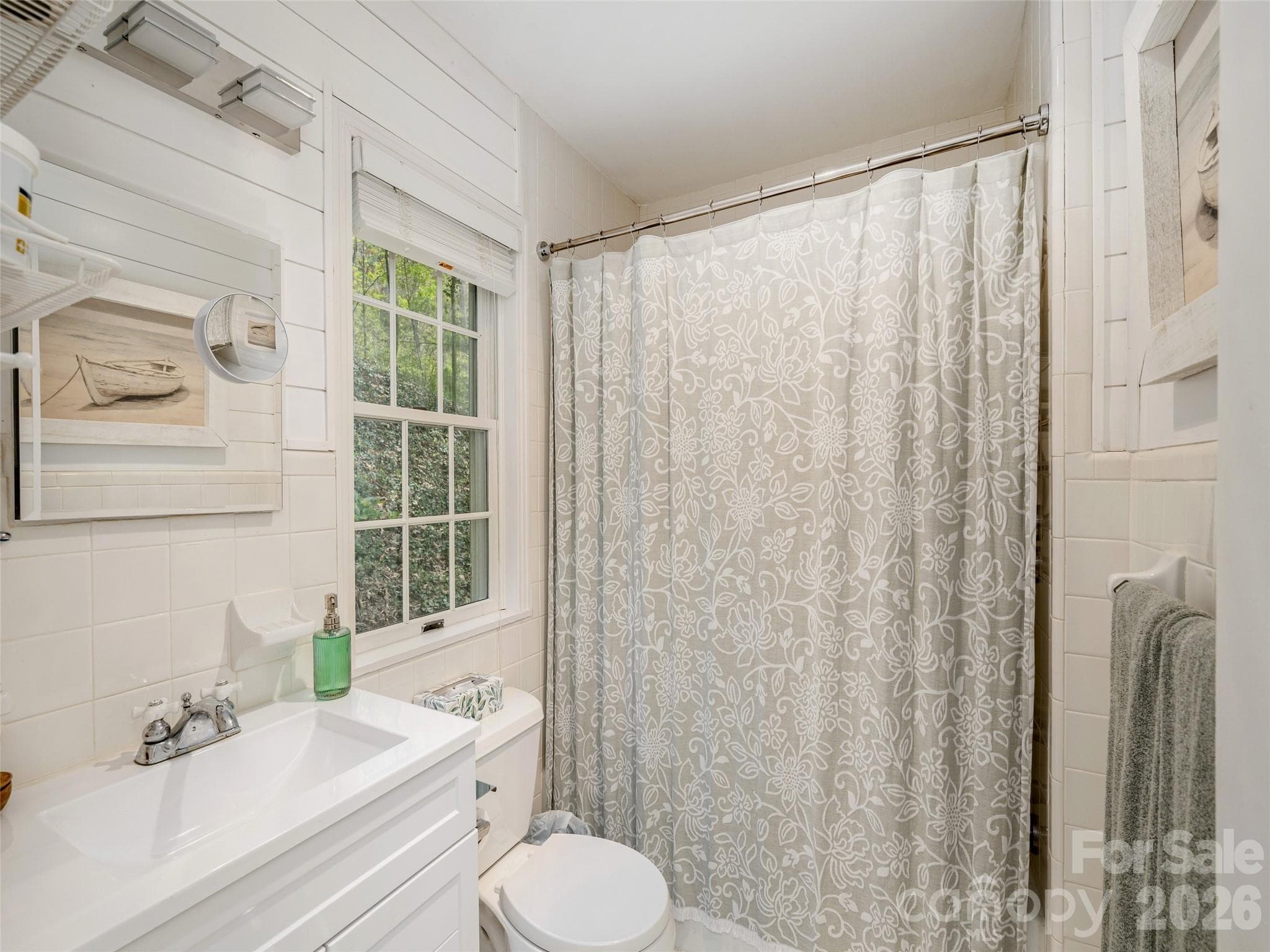 Guest Bathroom - 403 Cherokee Road, Asheville