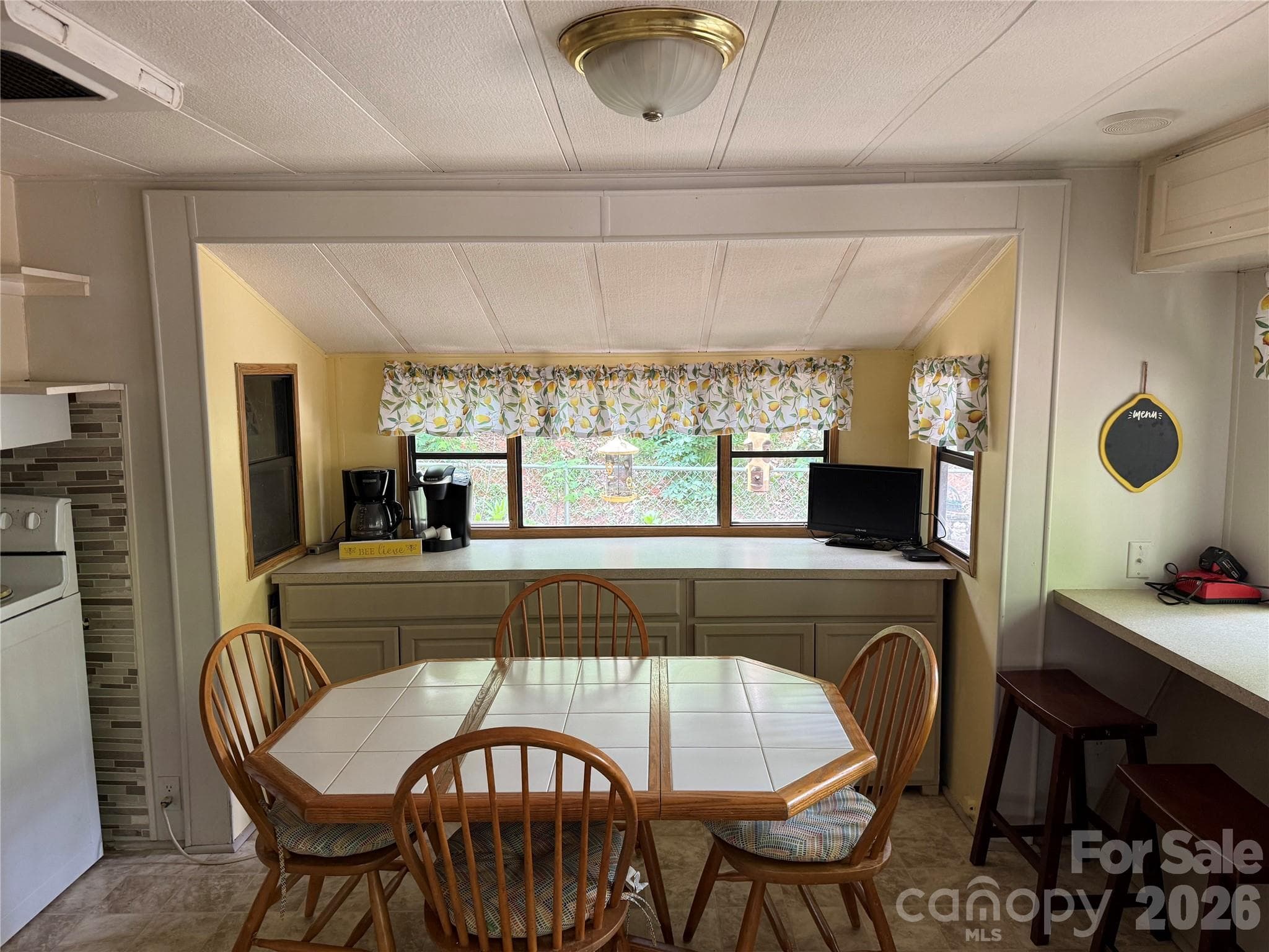 Single Family Residence at 113/115 Indian Harbor Circle, Mount Gilead, photo 15 of 37