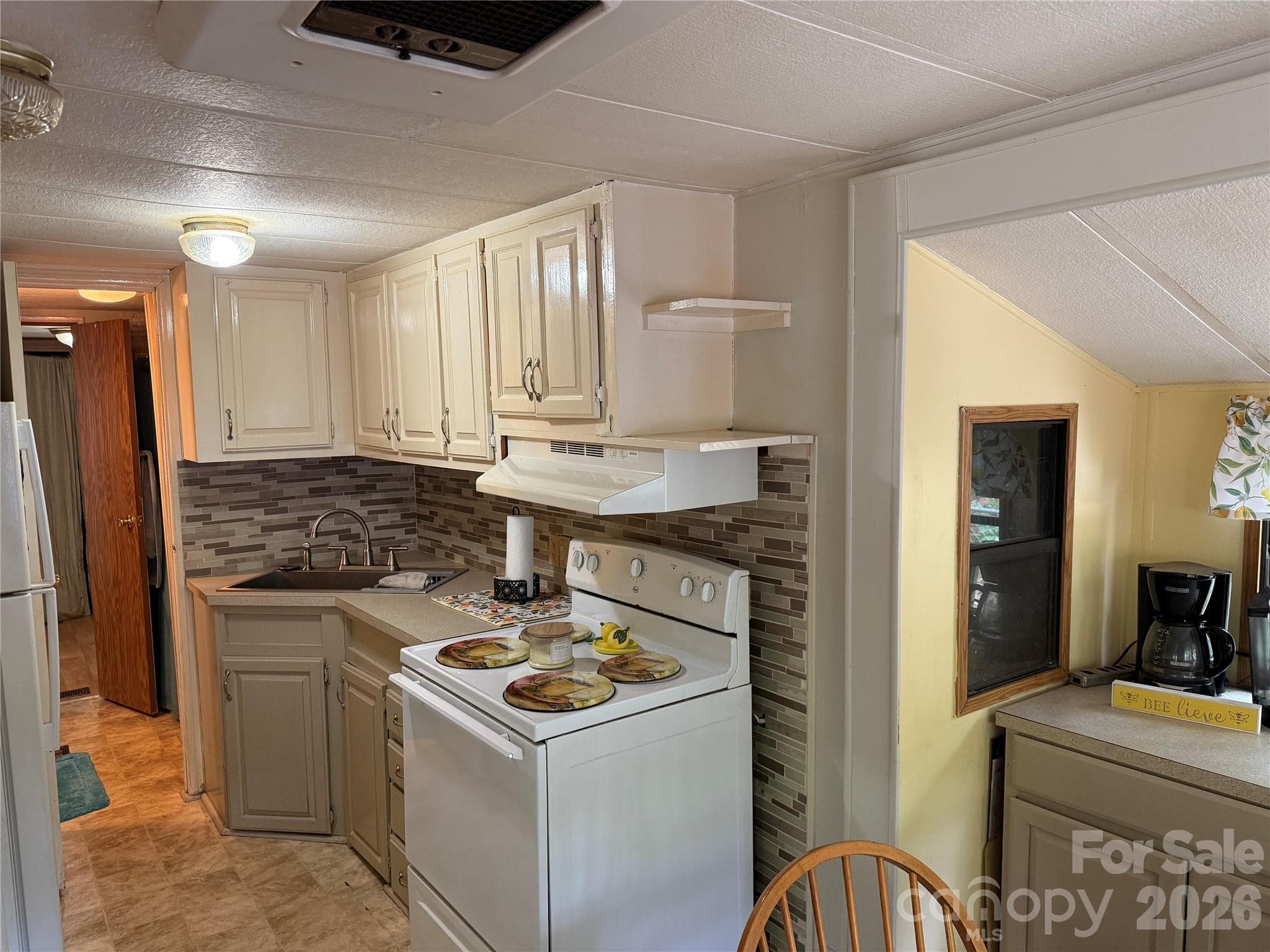 Single Family Residence at 113/115 Indian Harbor Circle, Mount Gilead, photo 18 of 37