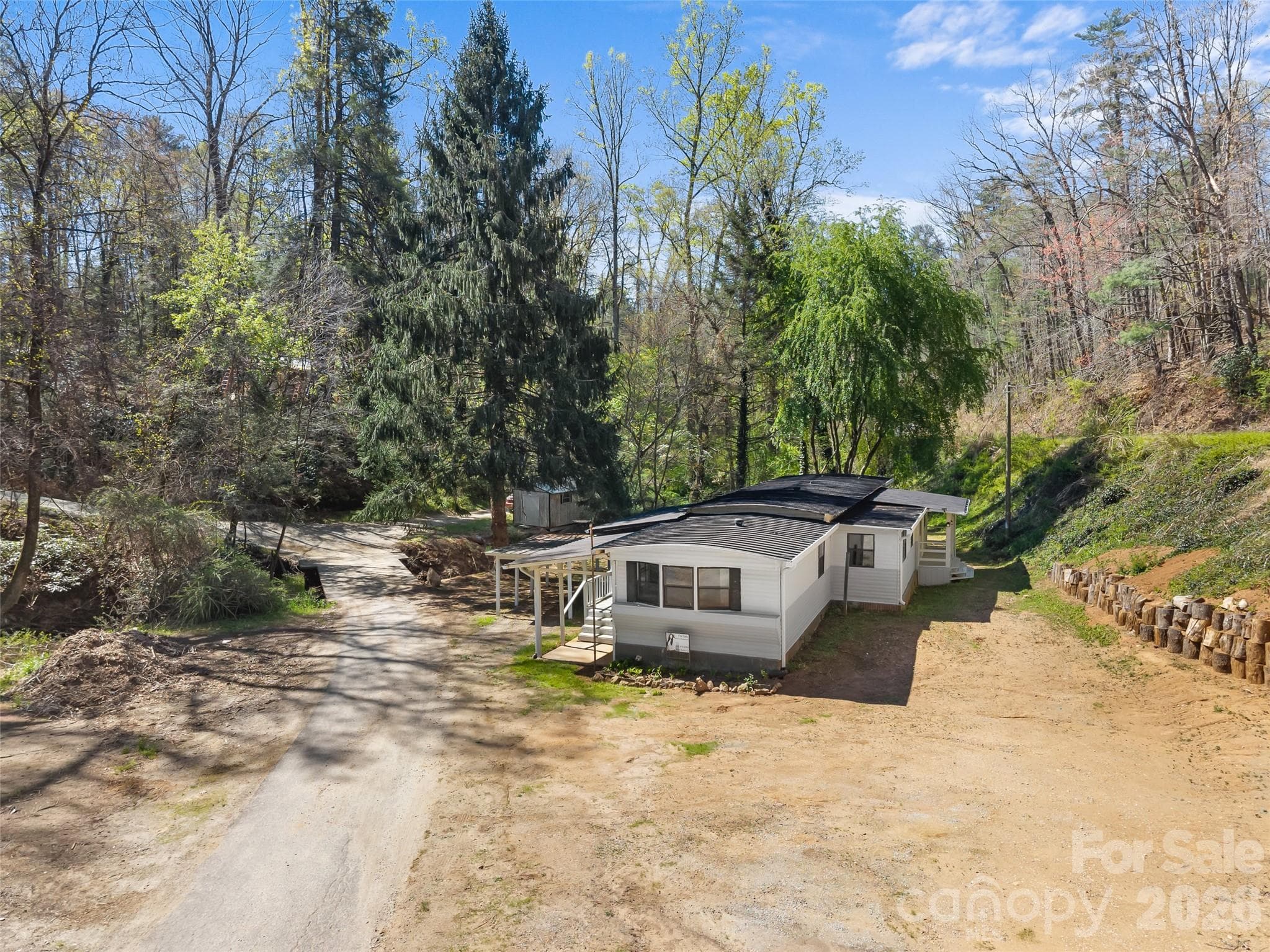 Single Family Residence at 40 Morning Dove Lane, Flat Rock, photo 5 of 42