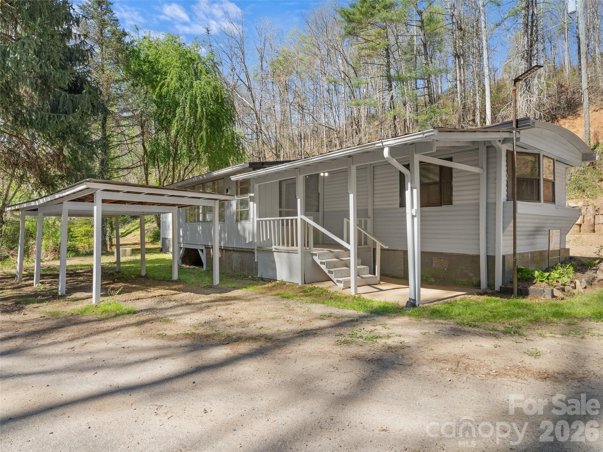 Single Family Residence at 40 Morning Dove Lane, Flat Rock, photo 10 of 42