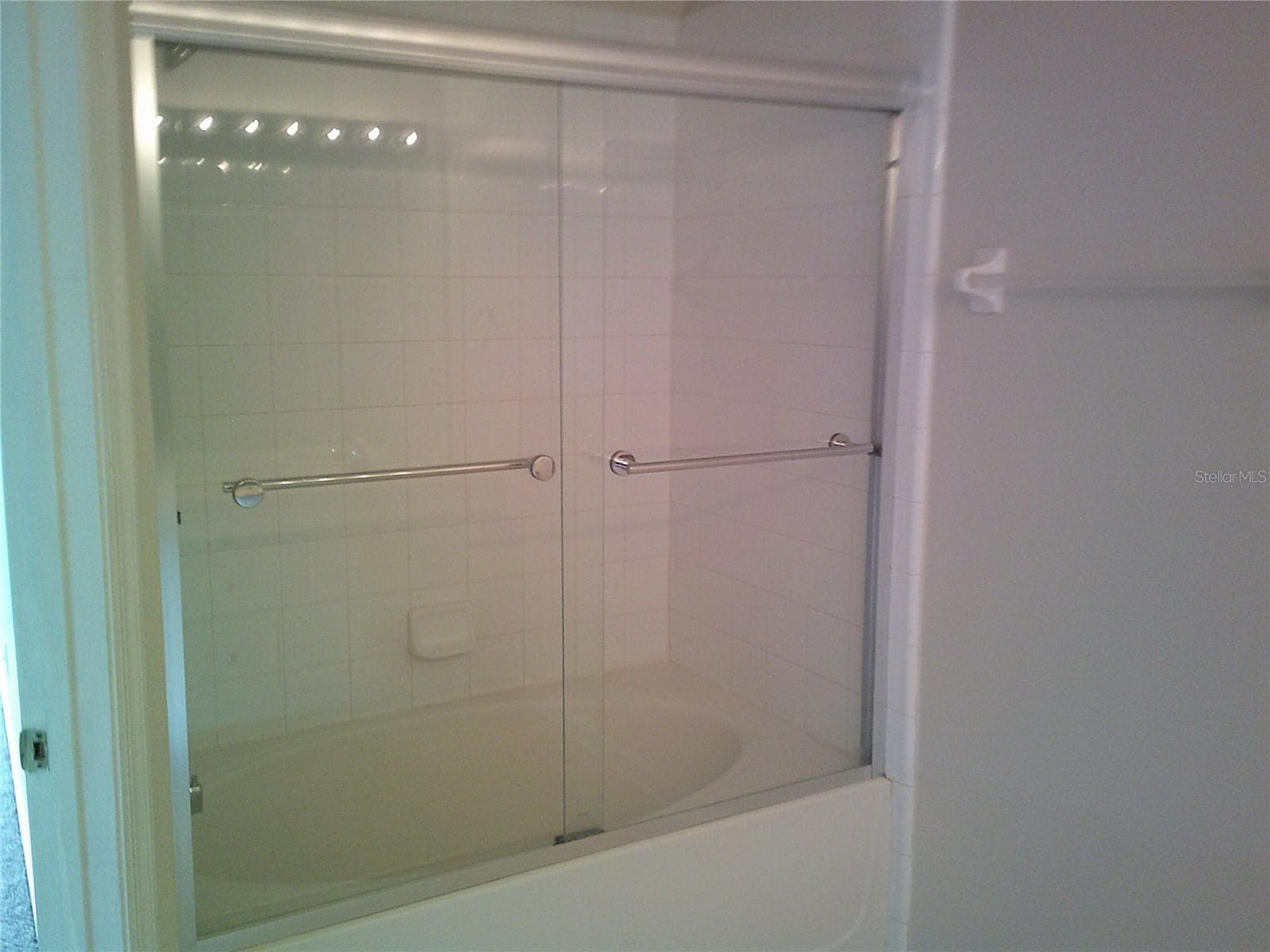 primary en suite bathroom - 6292 TWAIN ST #107, ORLANDO