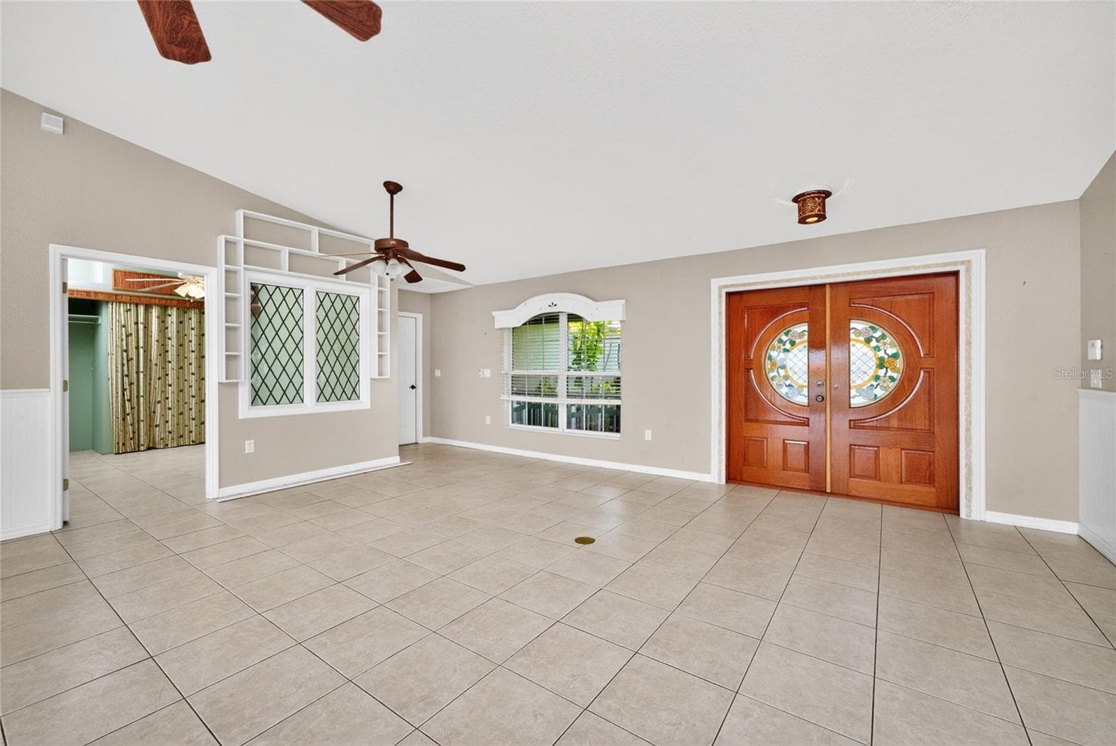 Single Family Residence at 7110 SAN CASA DR, ENGLEWOOD, photo 14 of 43