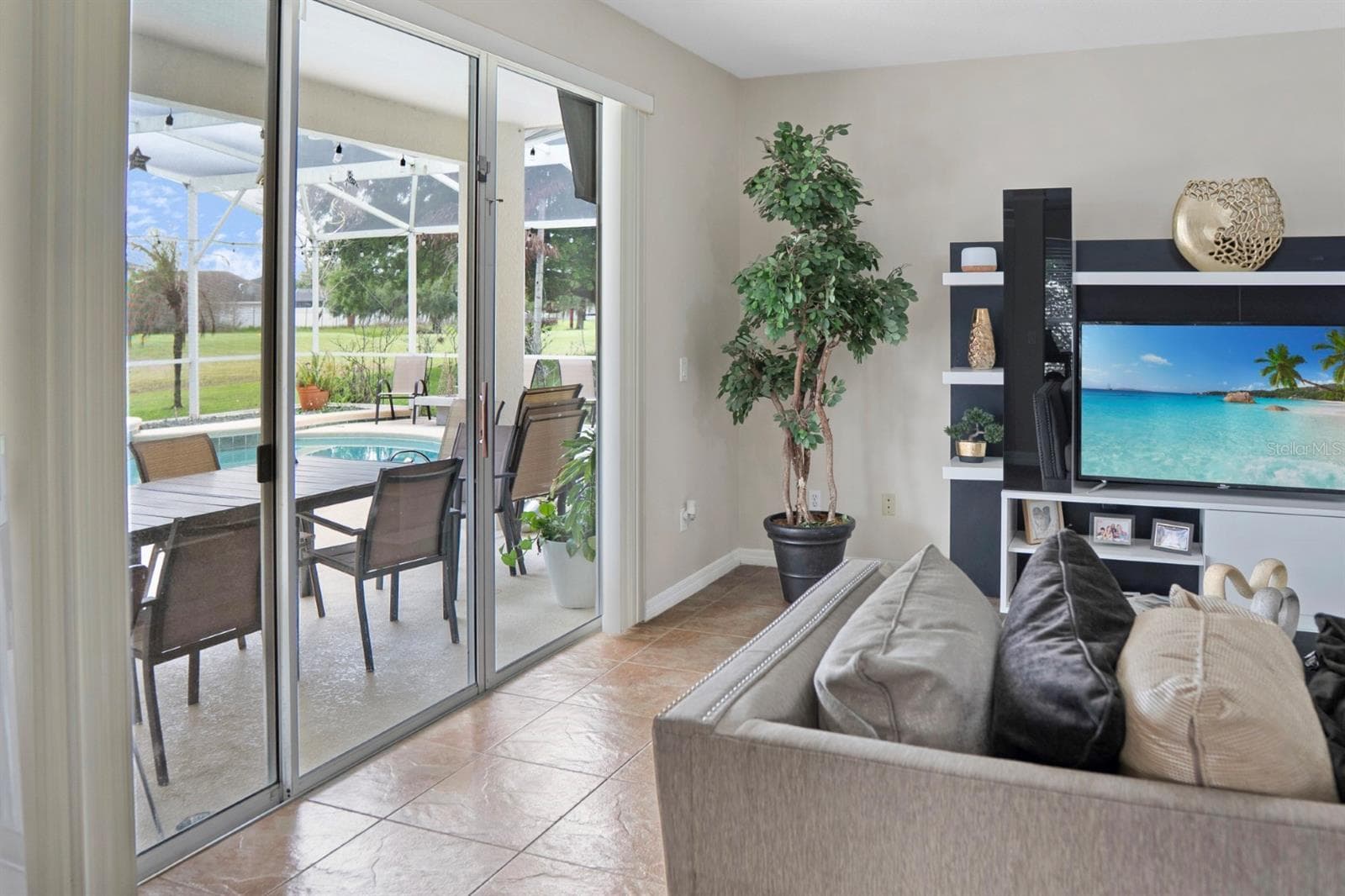 Single Family Residence at 2735 SCARBOROUGH DR, KISSIMMEE, photo 12 of 41