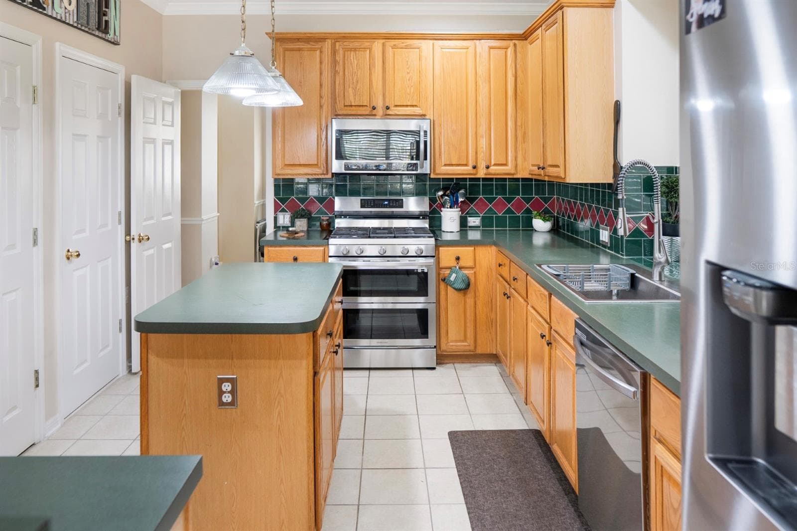 Single Family Residence at 2735 SCARBOROUGH DR, KISSIMMEE, photo 13 of 41