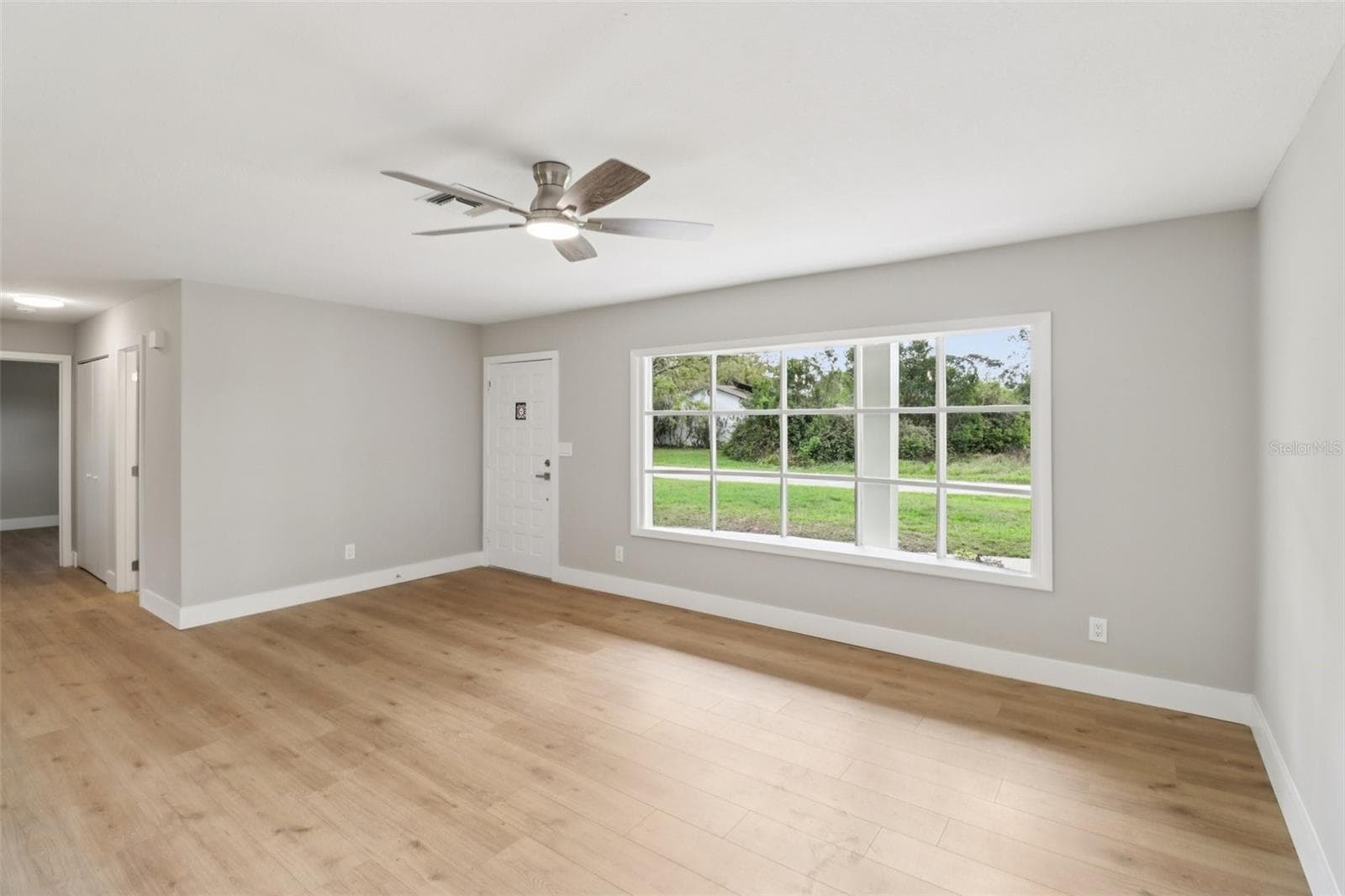 A bright flowing floor plan filled with 2026 updates welcome you HOME! - 1412 DIGARMO TER, DELTONA