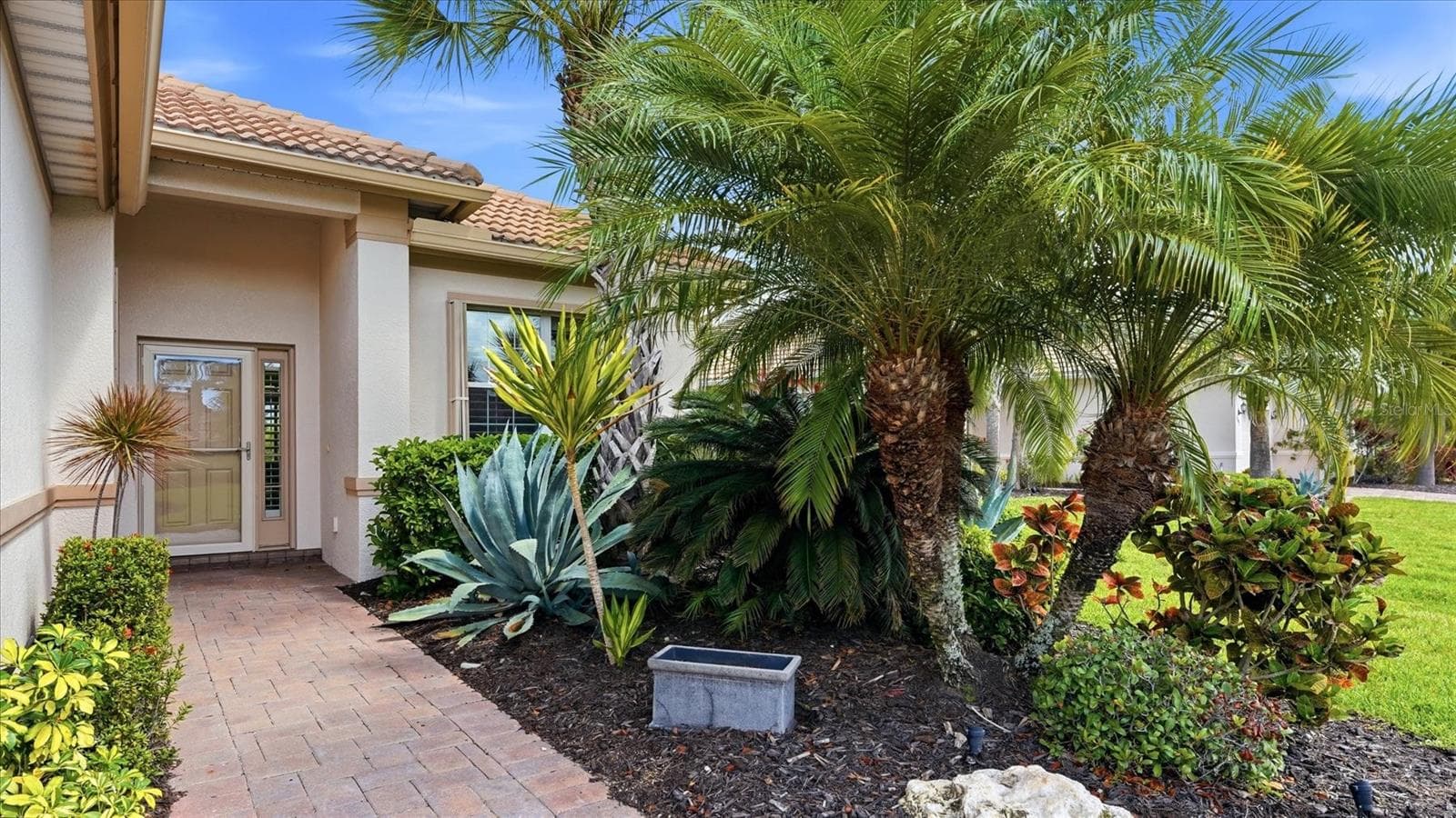 Villa at 13177 CREEKSIDE LN, PORT CHARLOTTE, photo 5 of 74