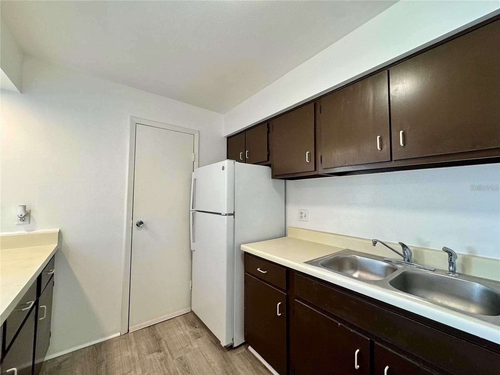 Condominium at 2632 HIDDEN LAKE DR N #E, SARASOTA, photo 10 of 33