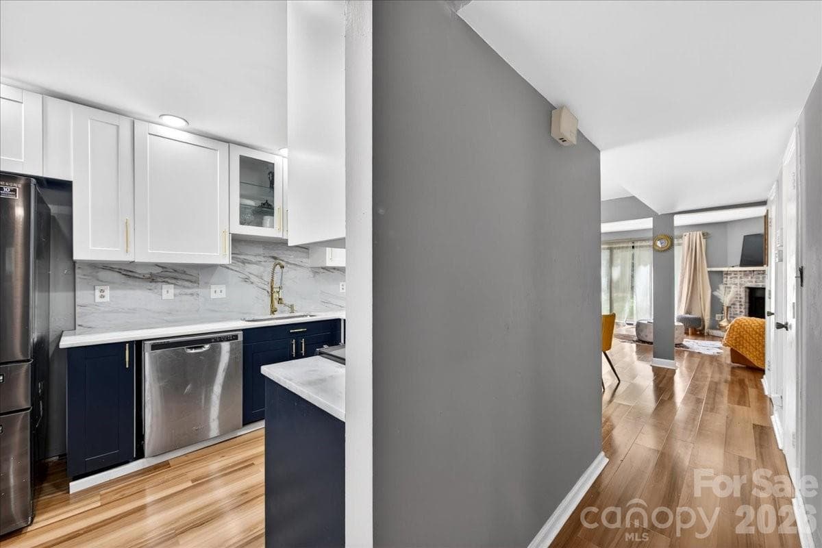 Townhouse at Charlotte, photo 4 of 25