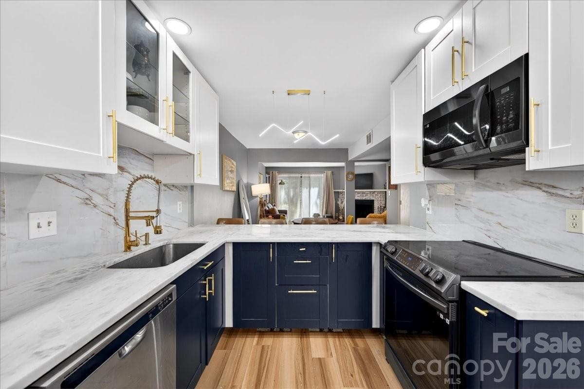 Townhouse at Charlotte, photo 7 of 25