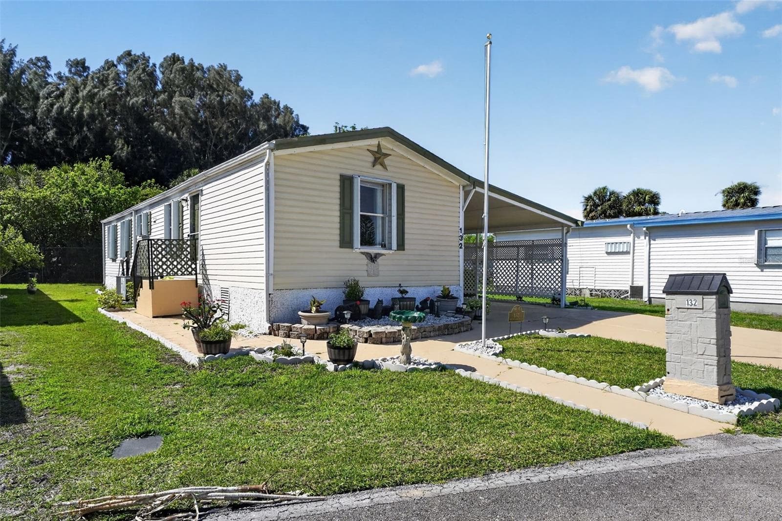 Manufactured Home at 132 HOLIDAY PARK BLVD NE, PALM BAY, photo 3 of 31