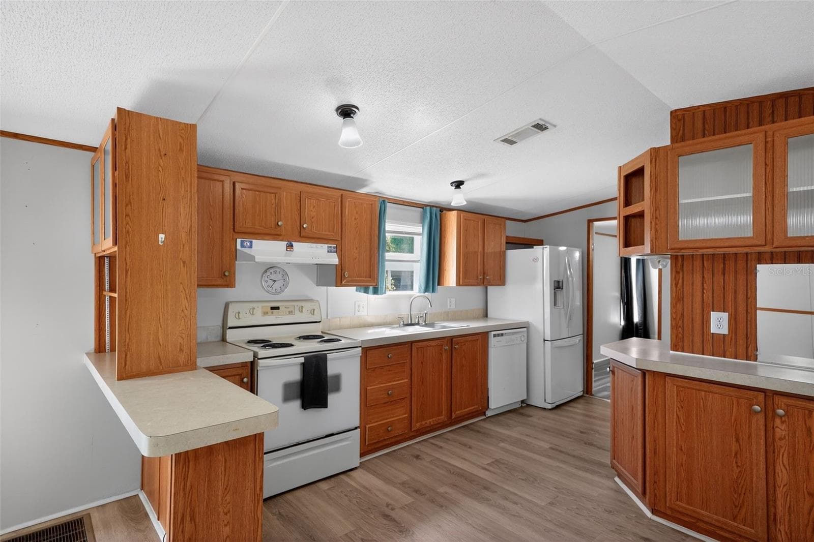 Manufactured Home at 132 HOLIDAY PARK BLVD NE, PALM BAY, photo 13 of 31