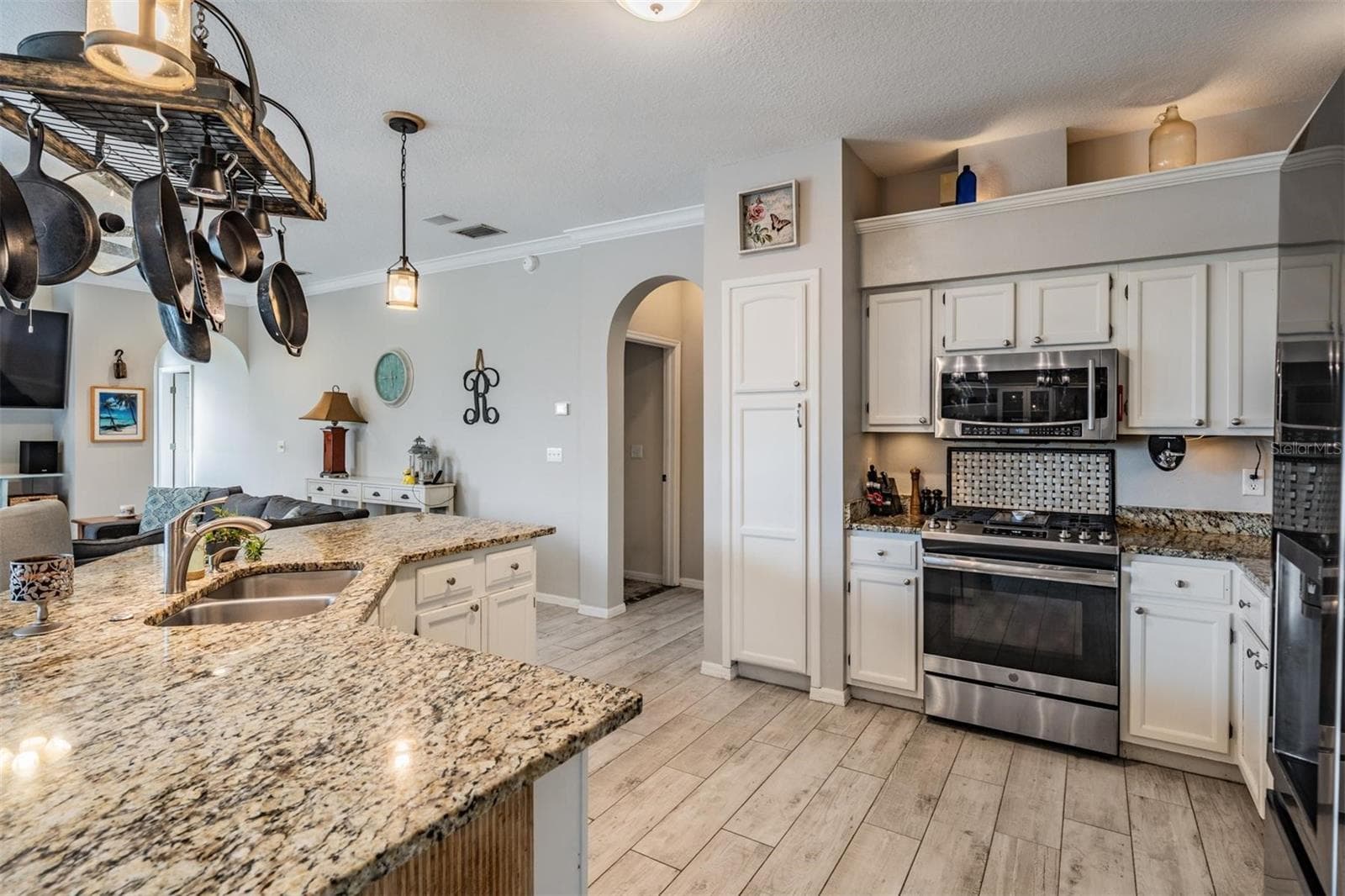 Single Family Residence at 15922 MUIRFIELD DR, ODESSA, photo 35 of 50