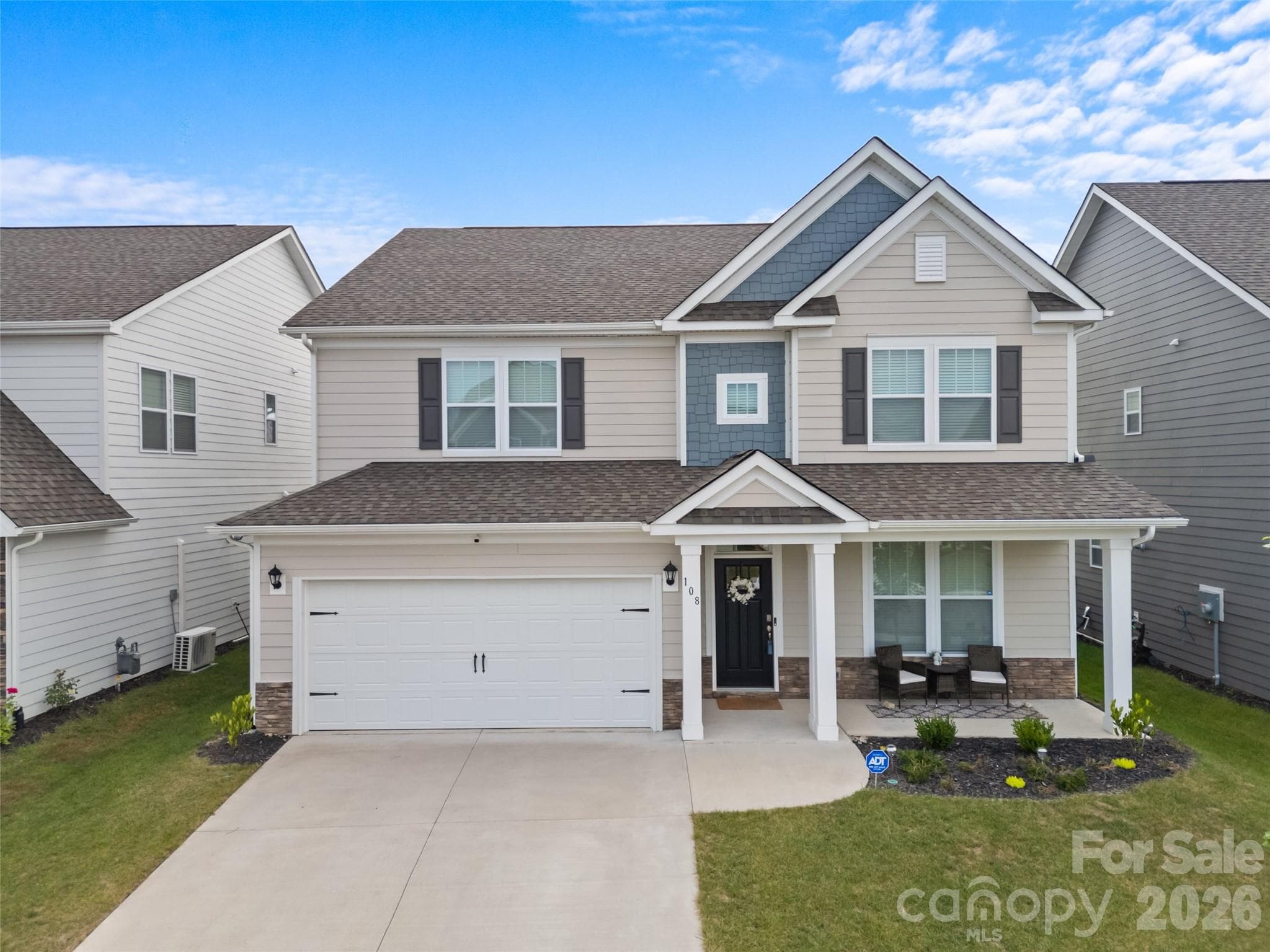 Single Family Residence at Hendersonville, photo 2 of 45