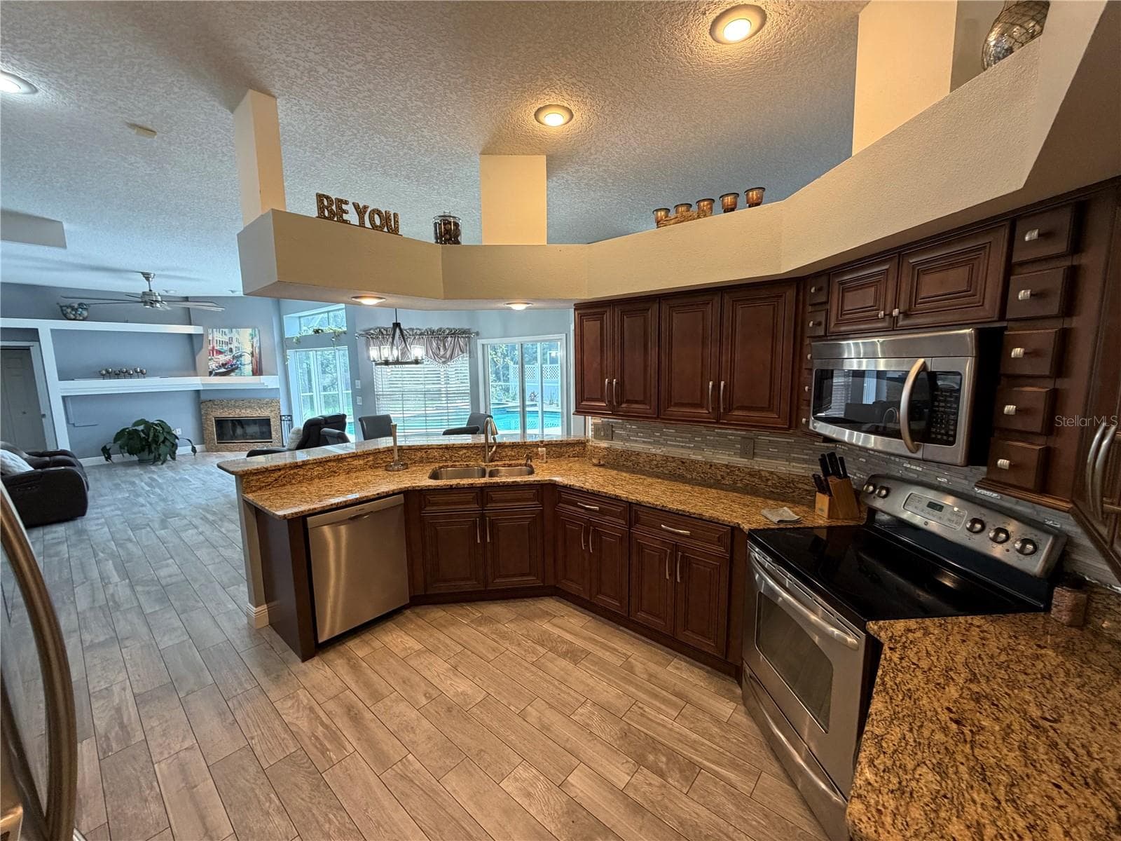 Single Family Residence at 1616 KINSMERE DR, TRINITY, photo 4 of 40